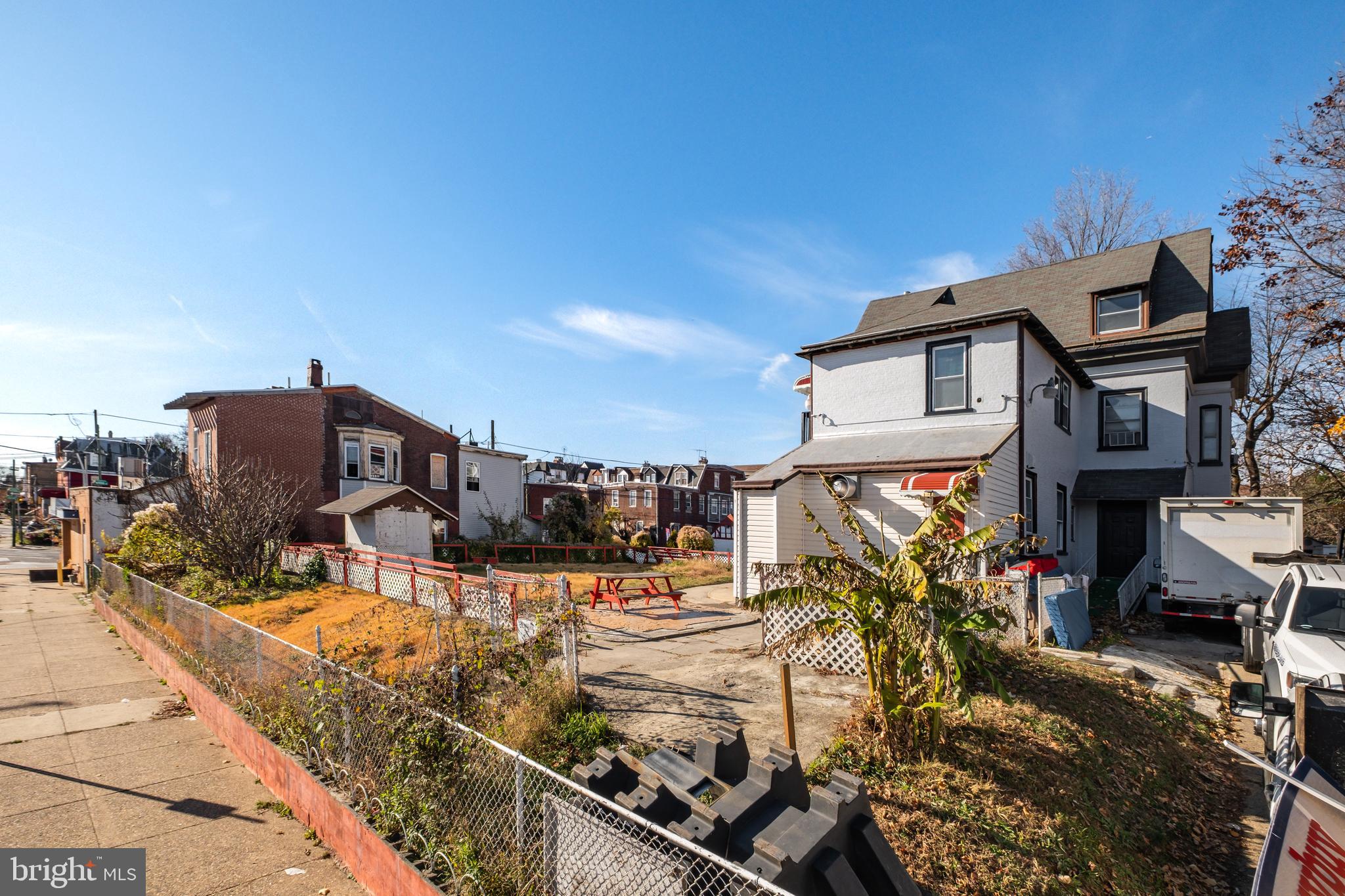 FRANKFORD - Commercial Sale