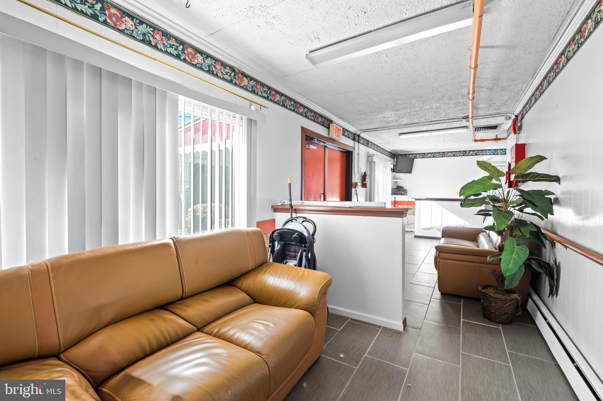 FRANKFORD - Commercial Sale