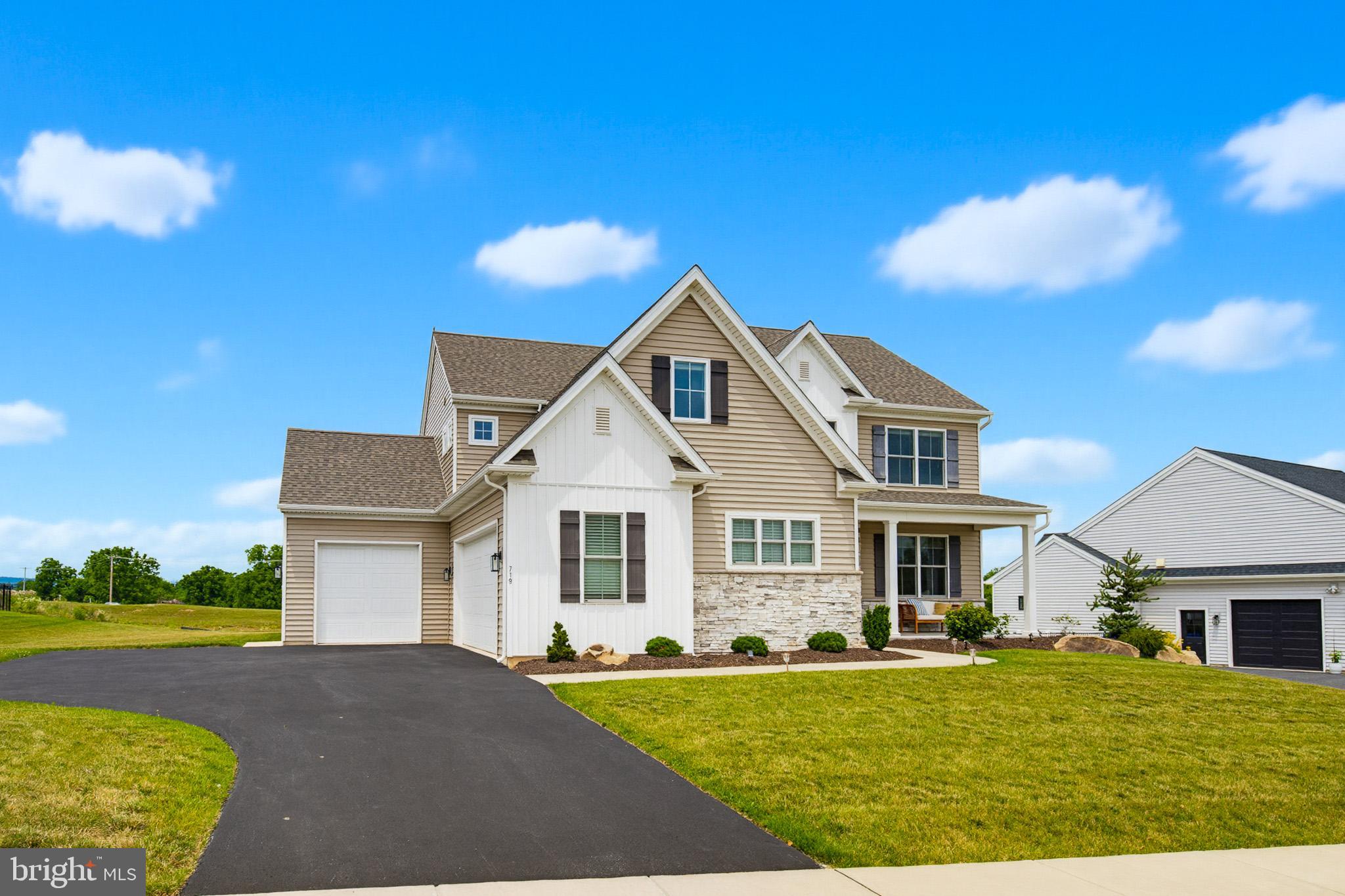 719 OXFORD DRIVE
