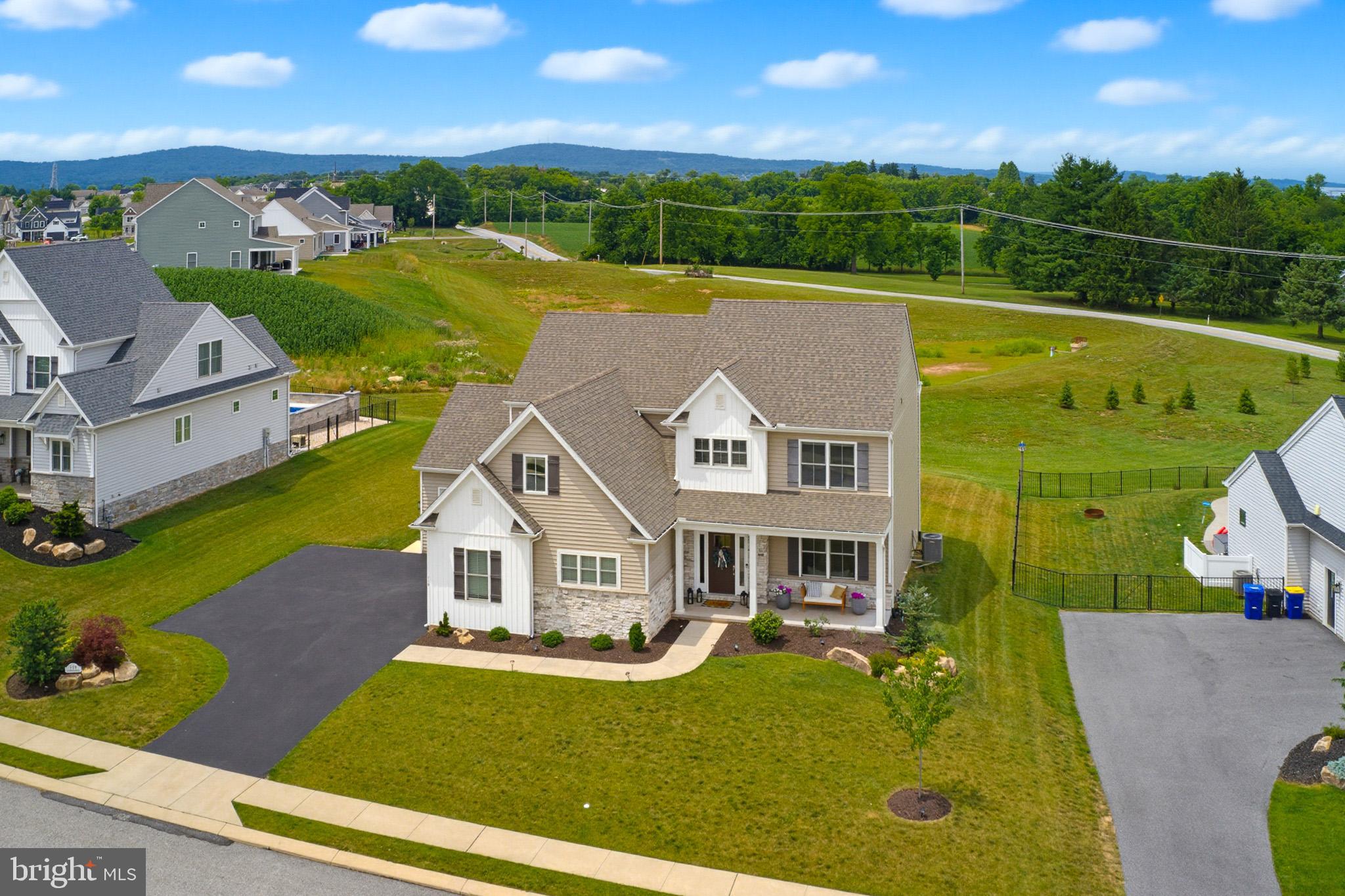 719 OXFORD DRIVE