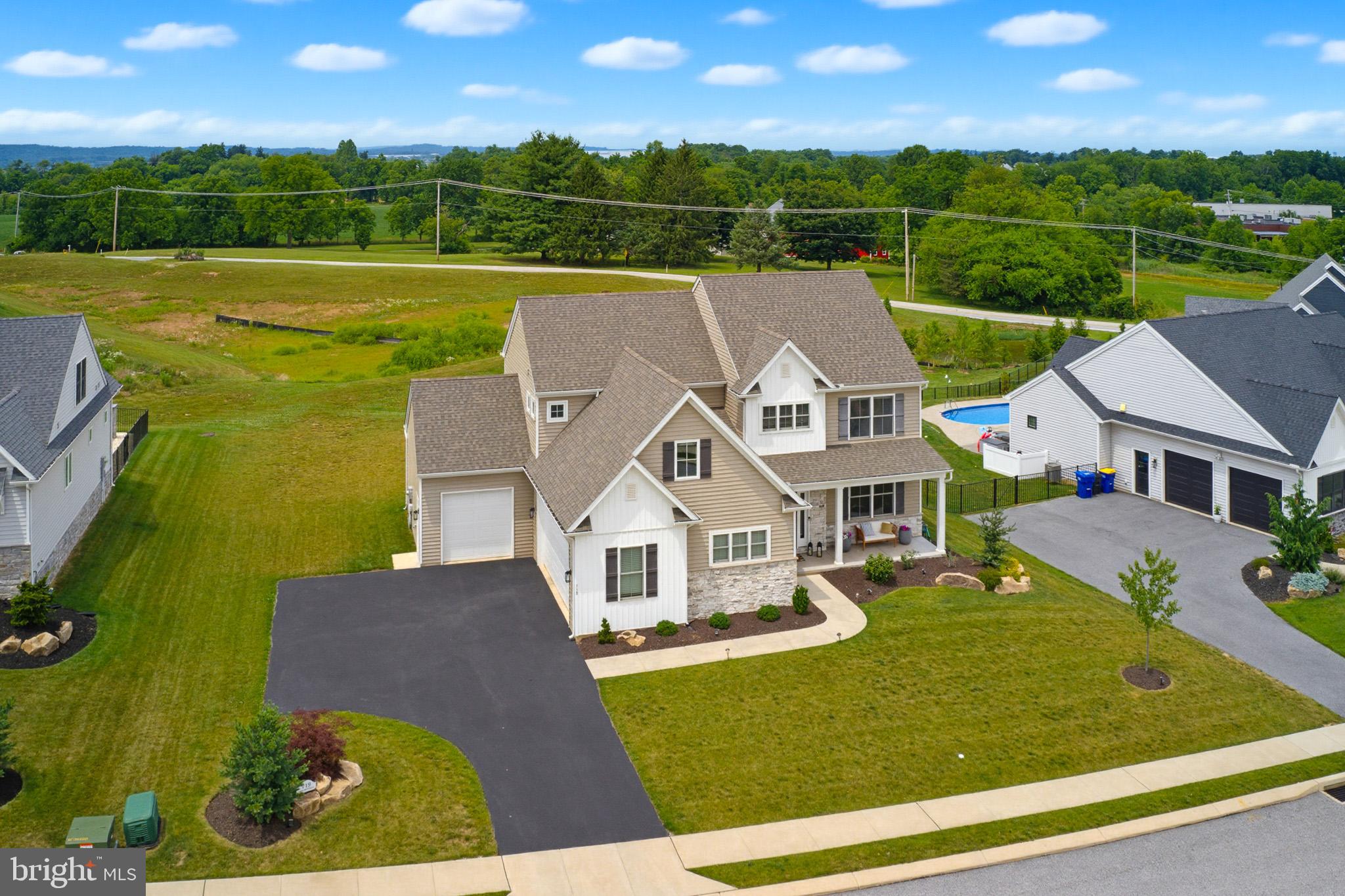 719 OXFORD DRIVE