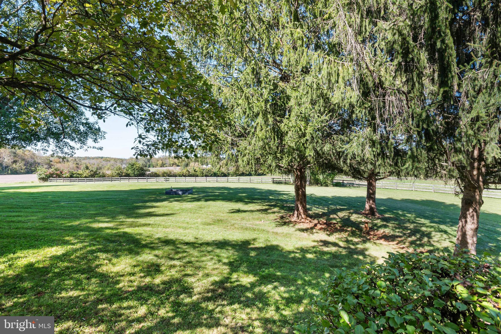 ENGLISH MEADOWS - Residential