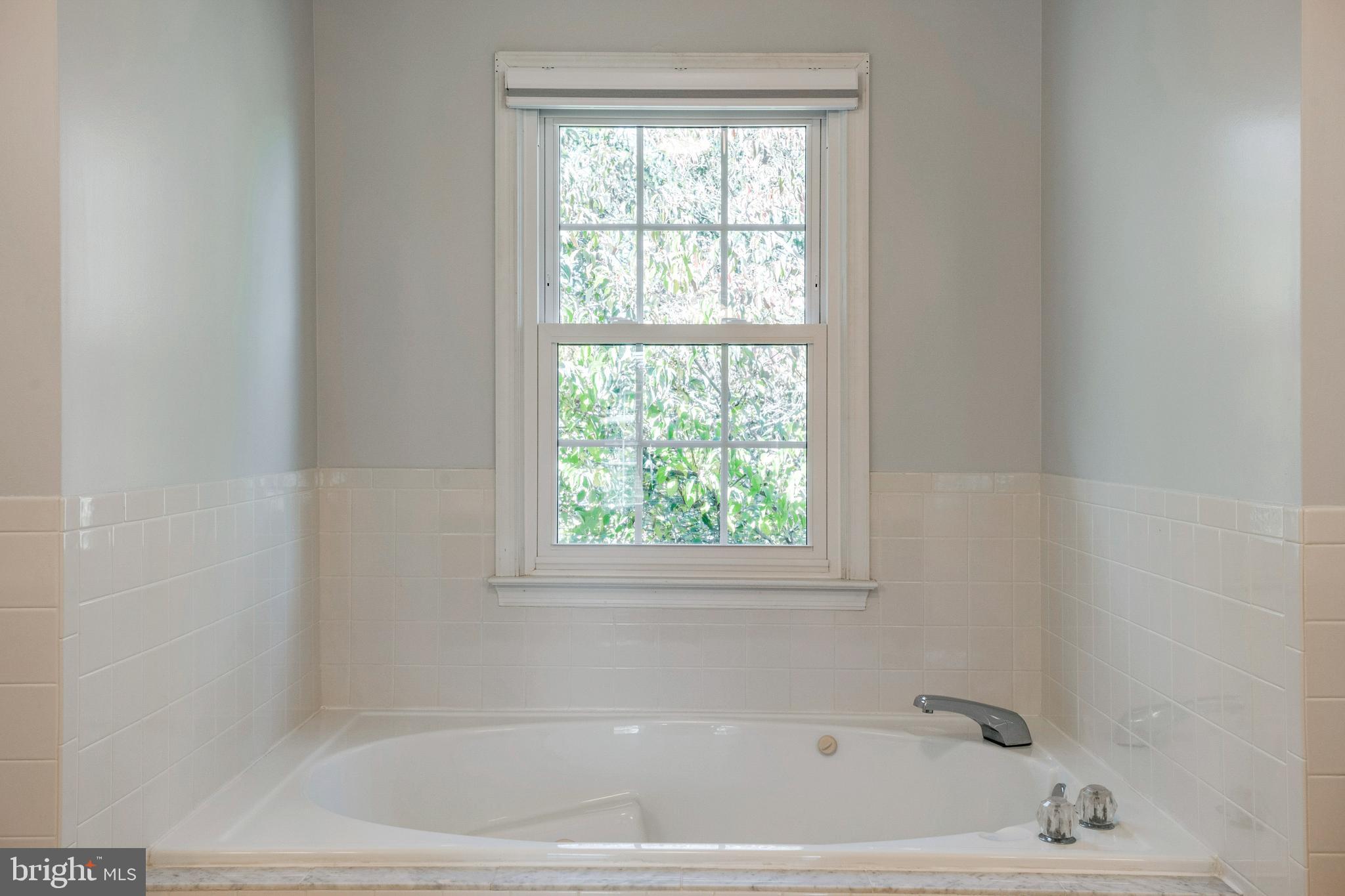 ENGLISH MEADOWS - Residential