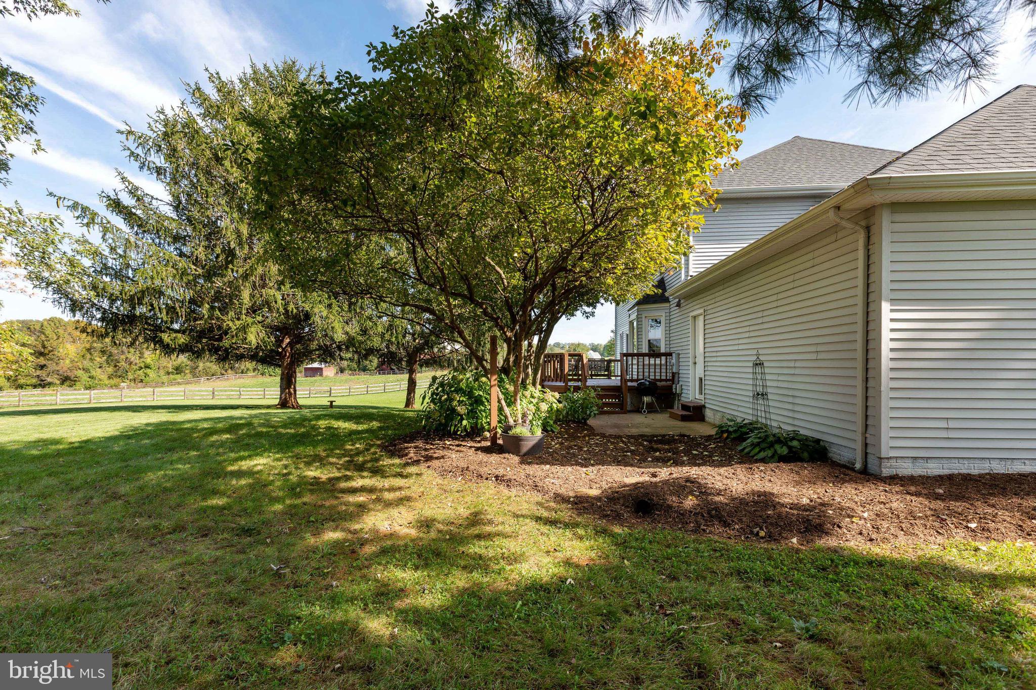 ENGLISH MEADOWS - Residential