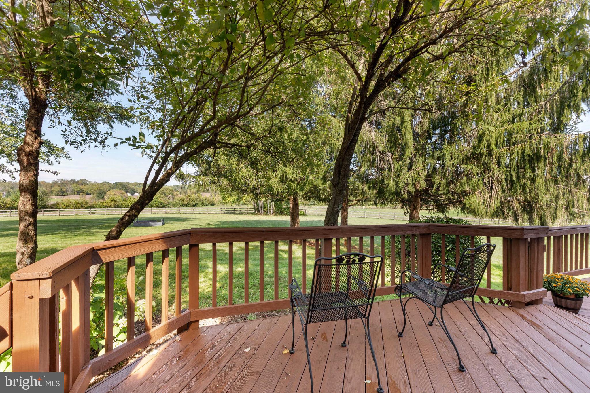 ENGLISH MEADOWS - Residential