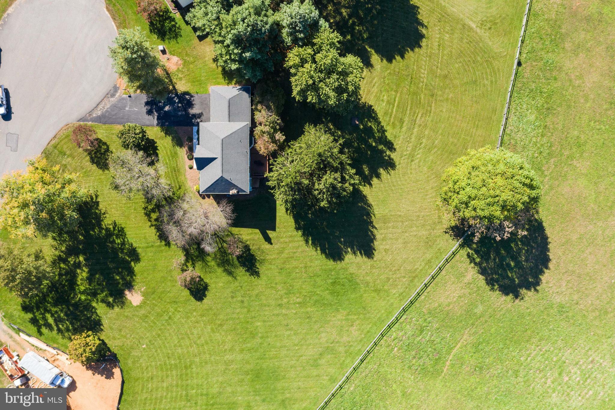 ENGLISH MEADOWS - Residential