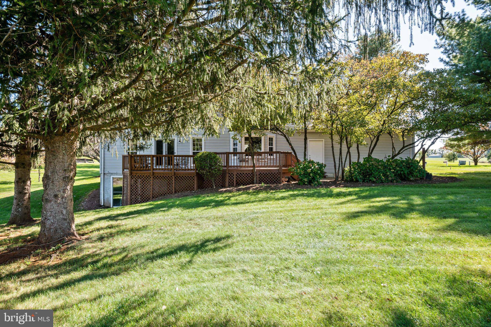 ENGLISH MEADOWS - Residential