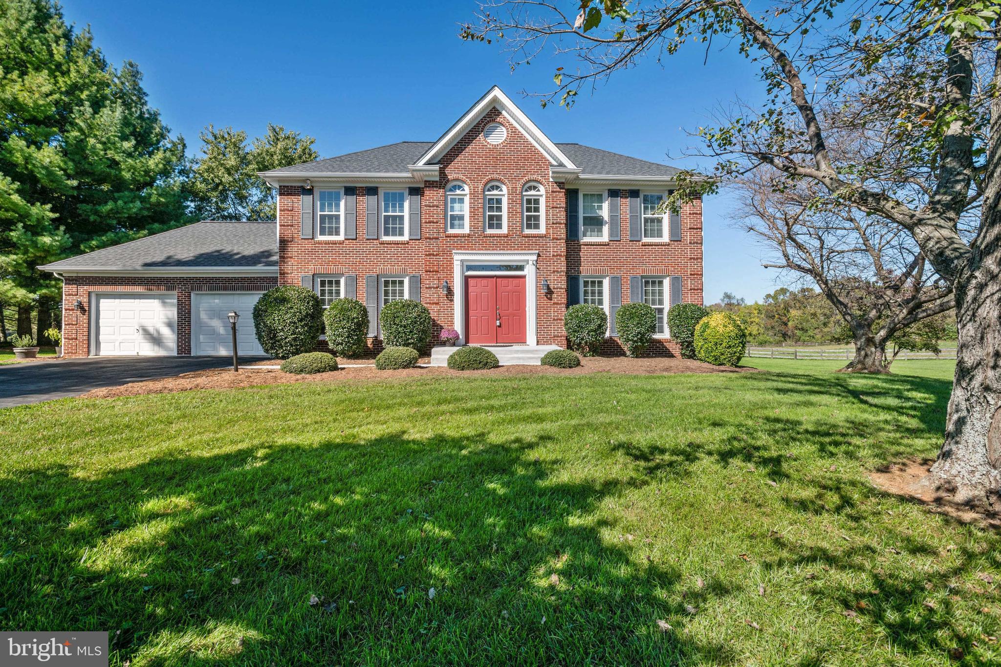 ENGLISH MEADOWS - Residential