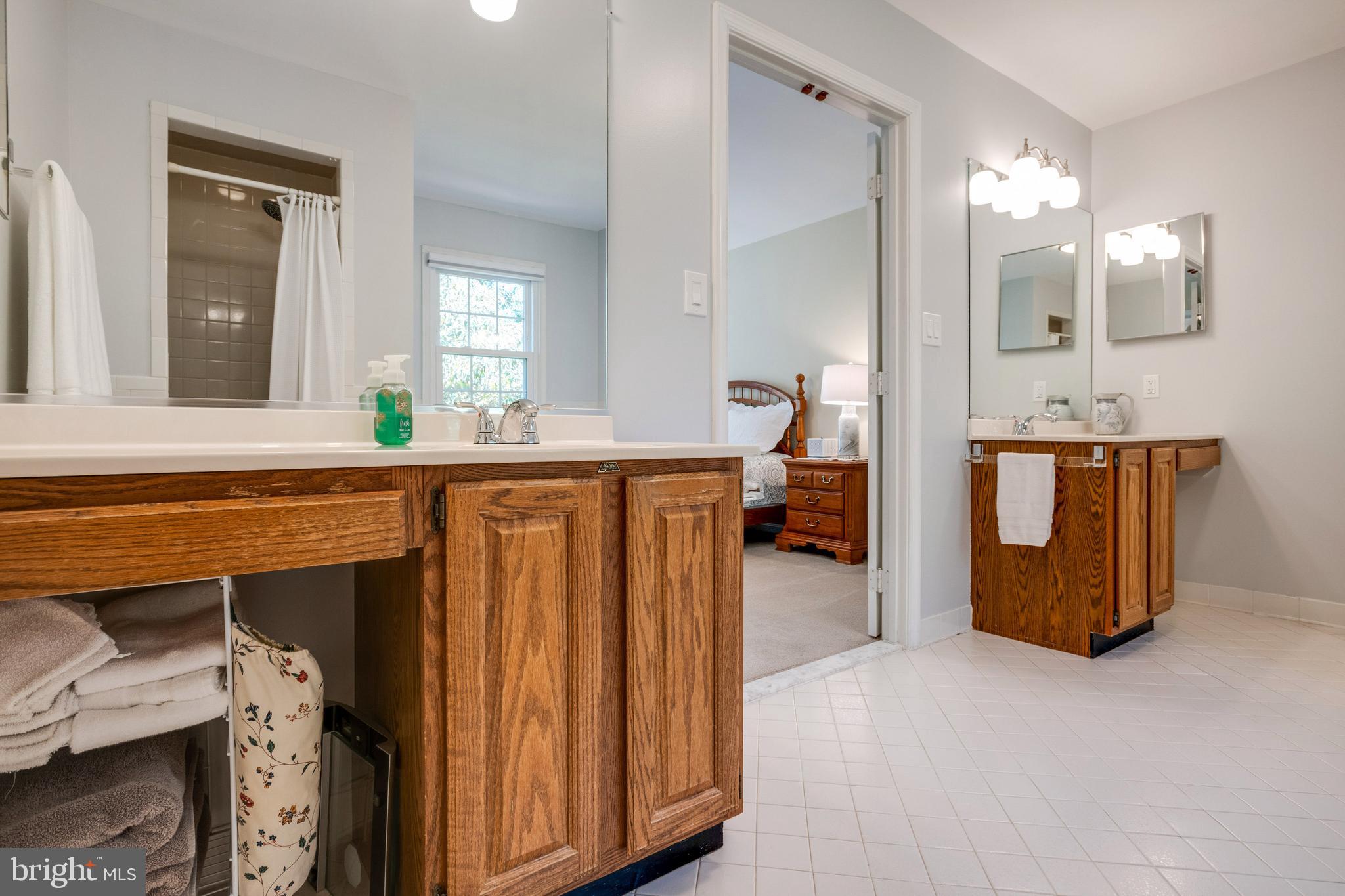 ENGLISH MEADOWS - Residential