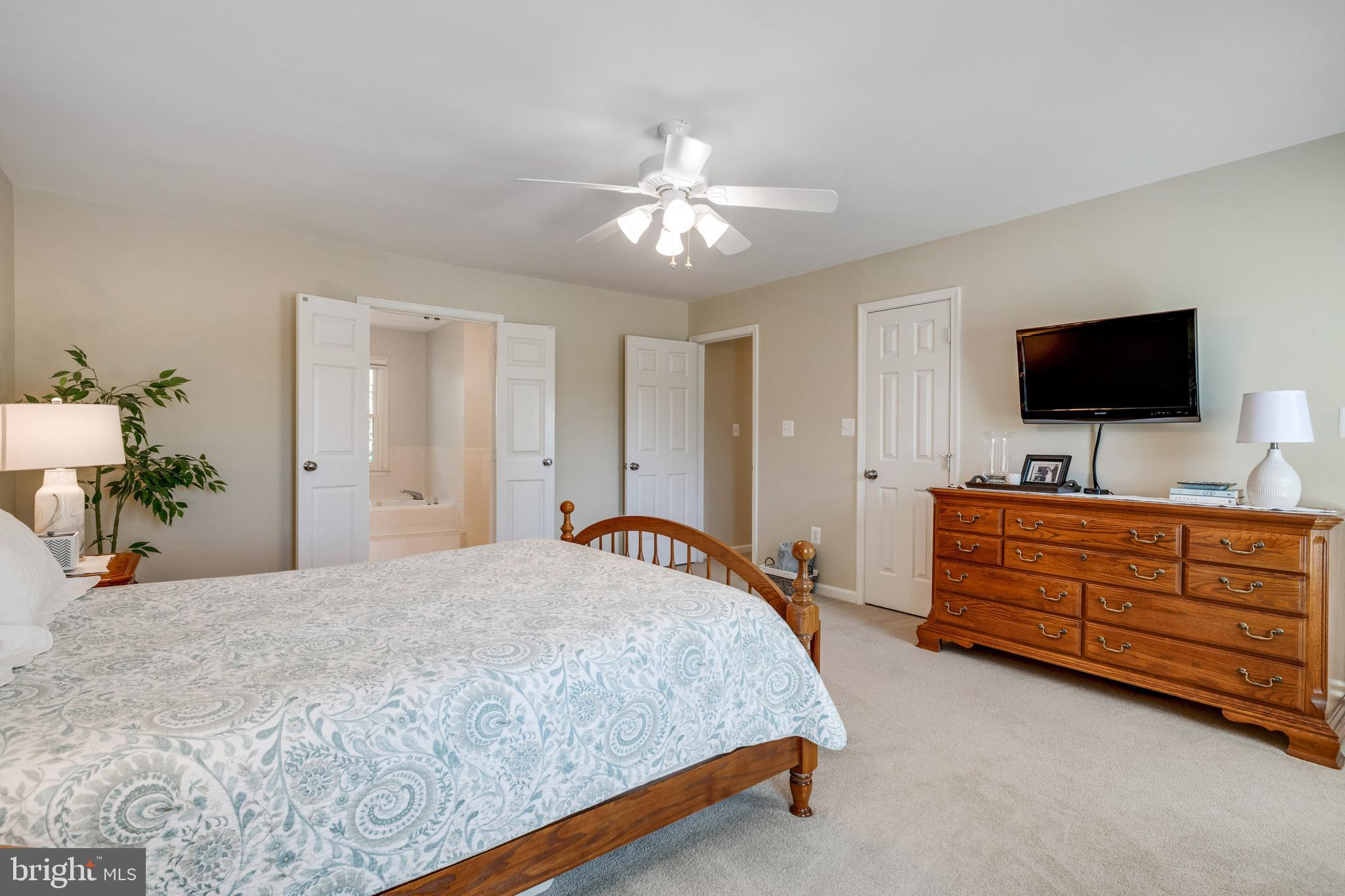 ENGLISH MEADOWS - Residential