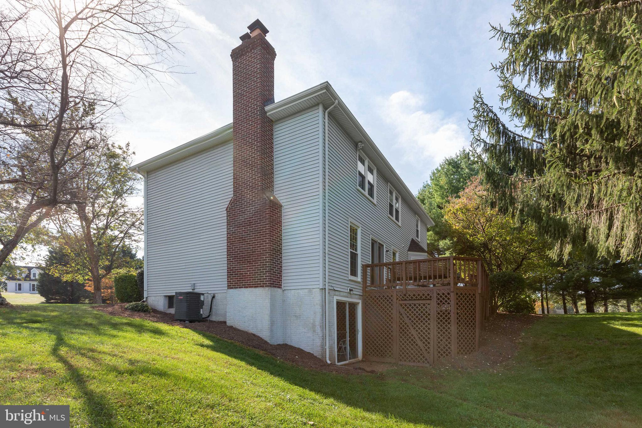 ENGLISH MEADOWS - Residential