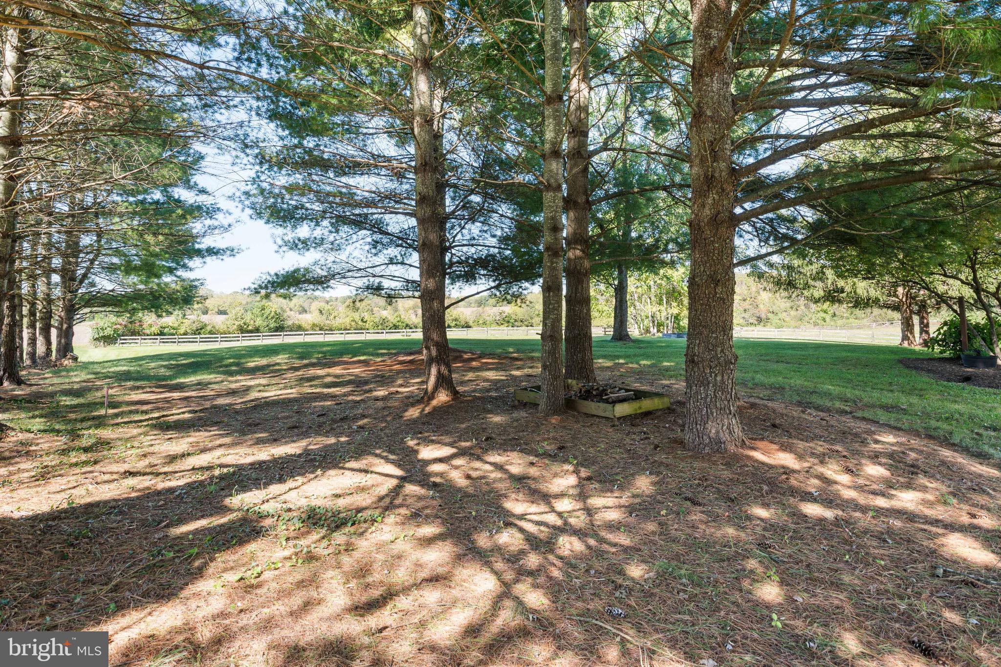 ENGLISH MEADOWS - Residential