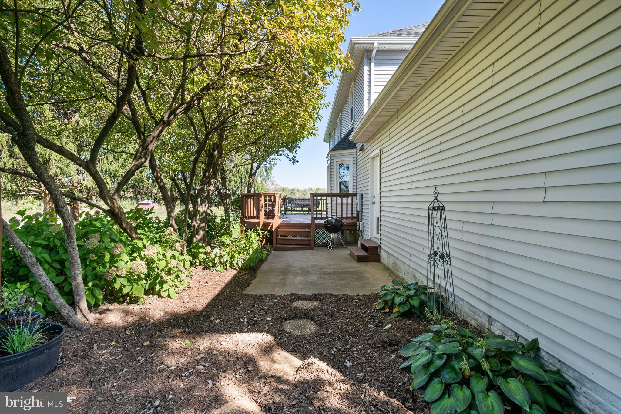 ENGLISH MEADOWS - Residential