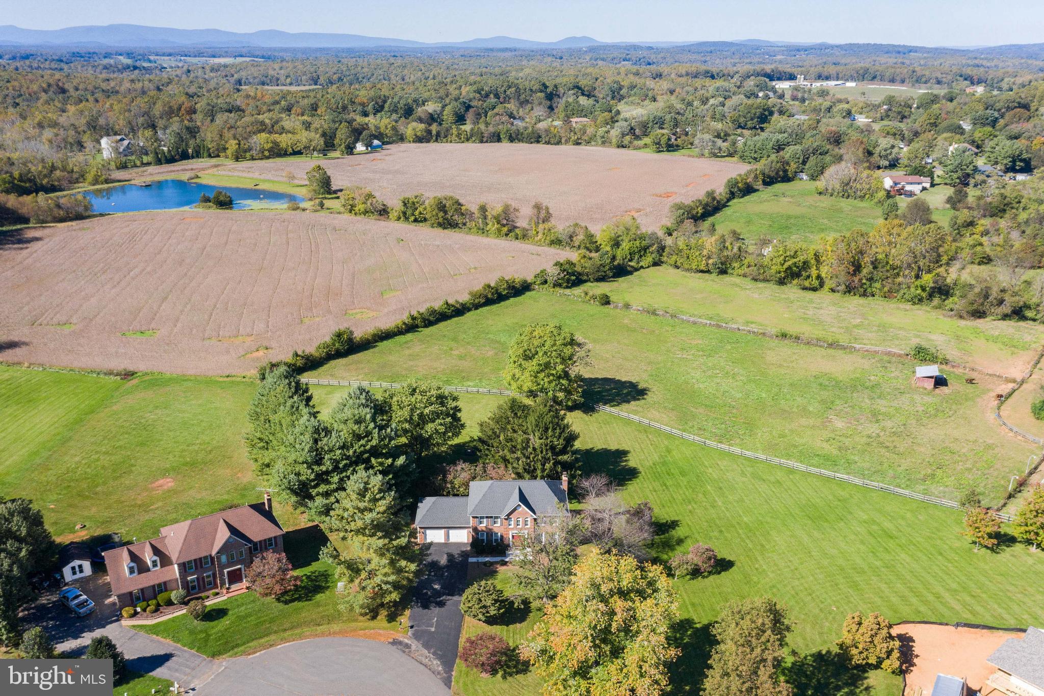 ENGLISH MEADOWS - Residential