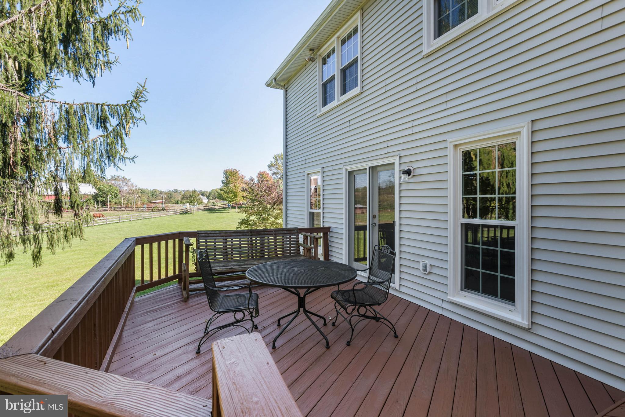 ENGLISH MEADOWS - Residential