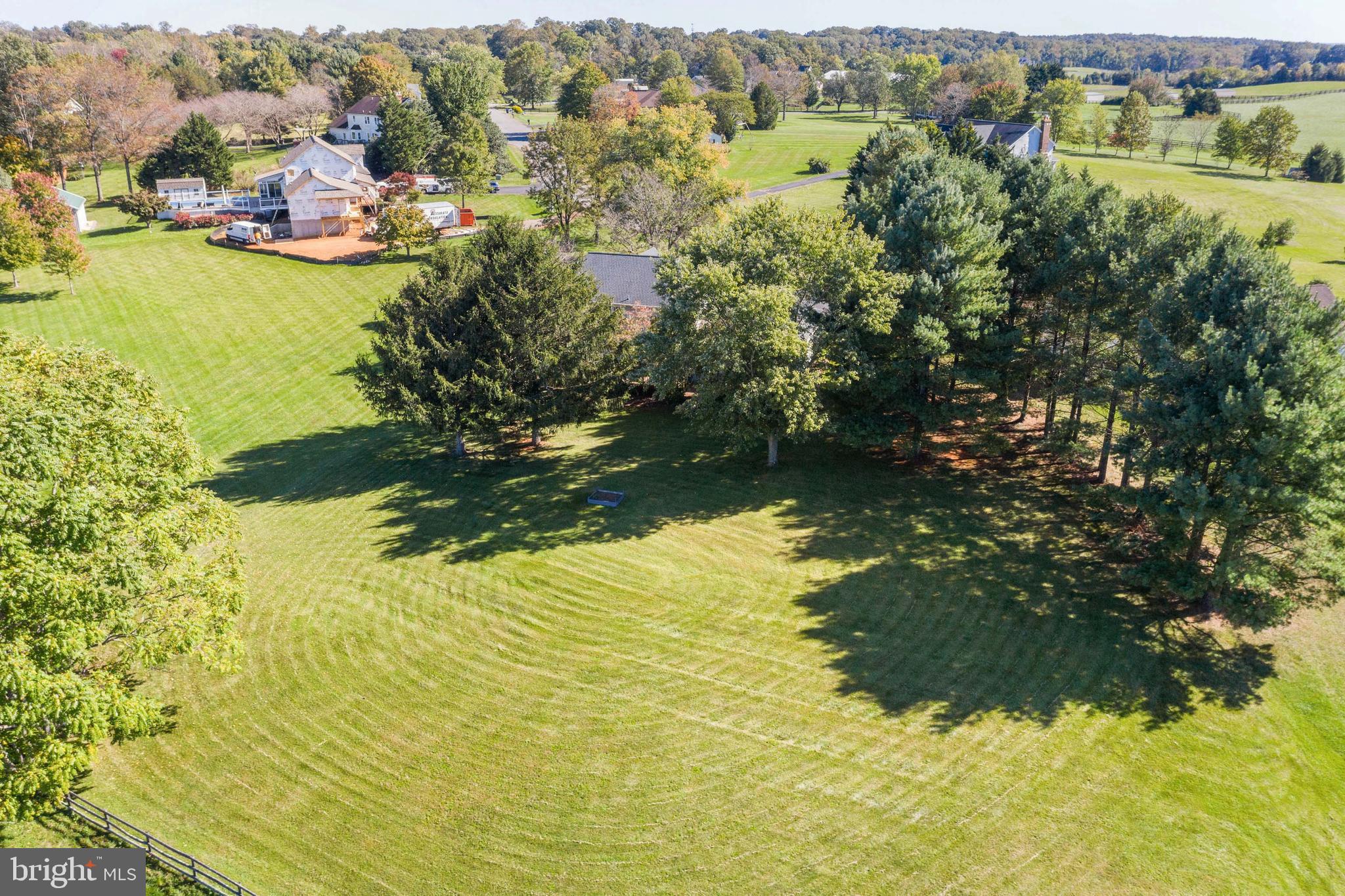 ENGLISH MEADOWS - Residential