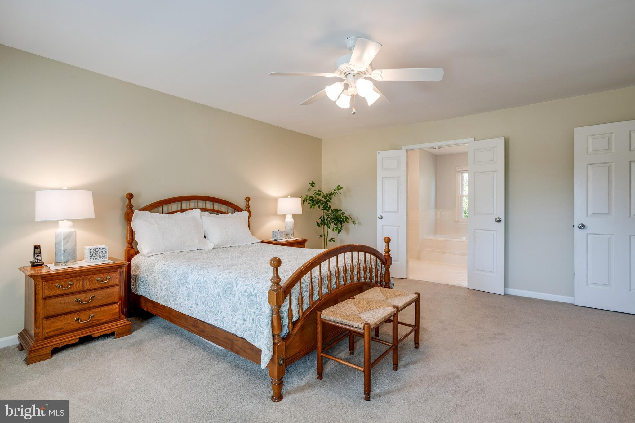 ENGLISH MEADOWS - Residential