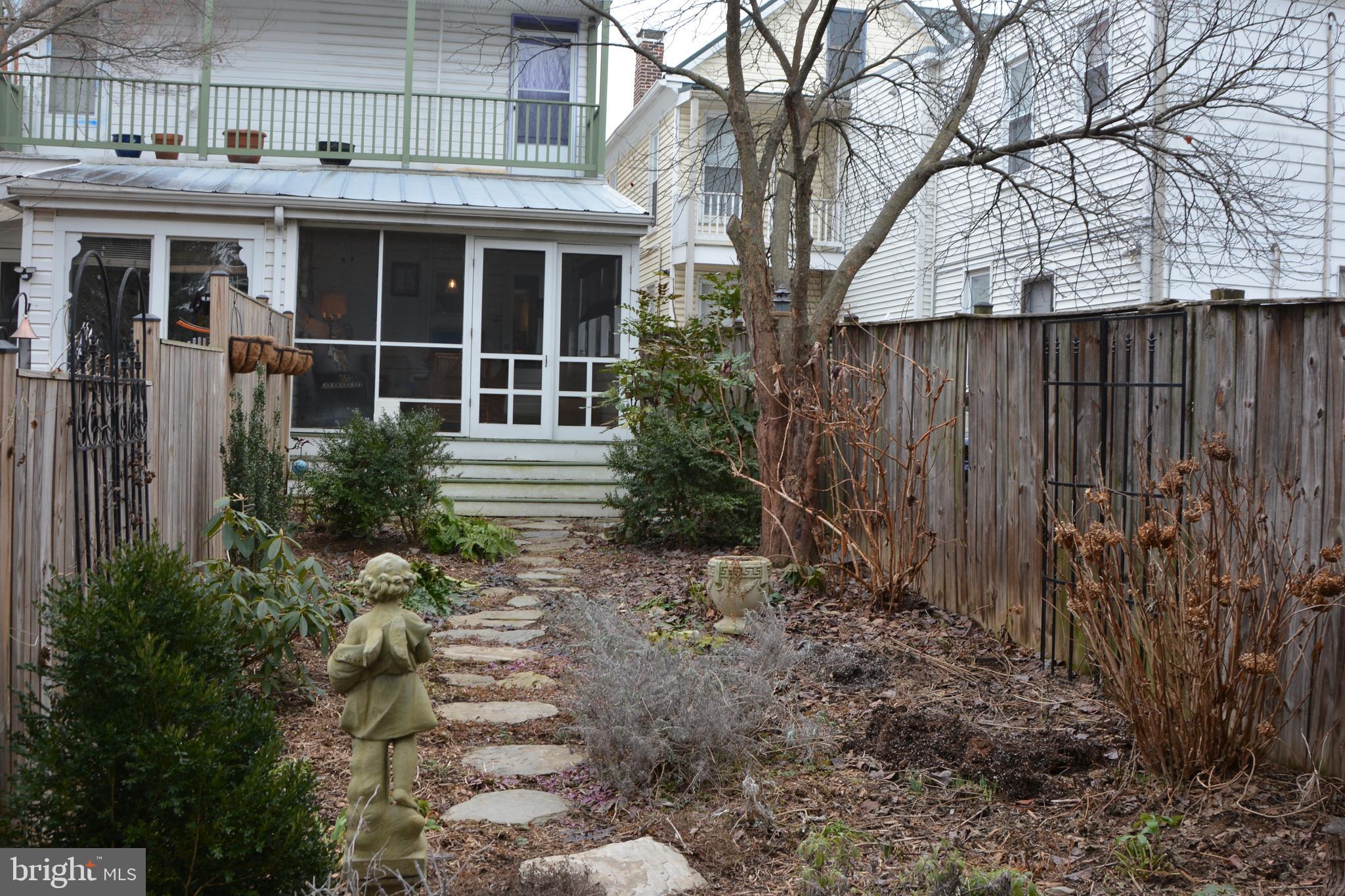 DOWNTOWN FREDERICK - Residential Lease