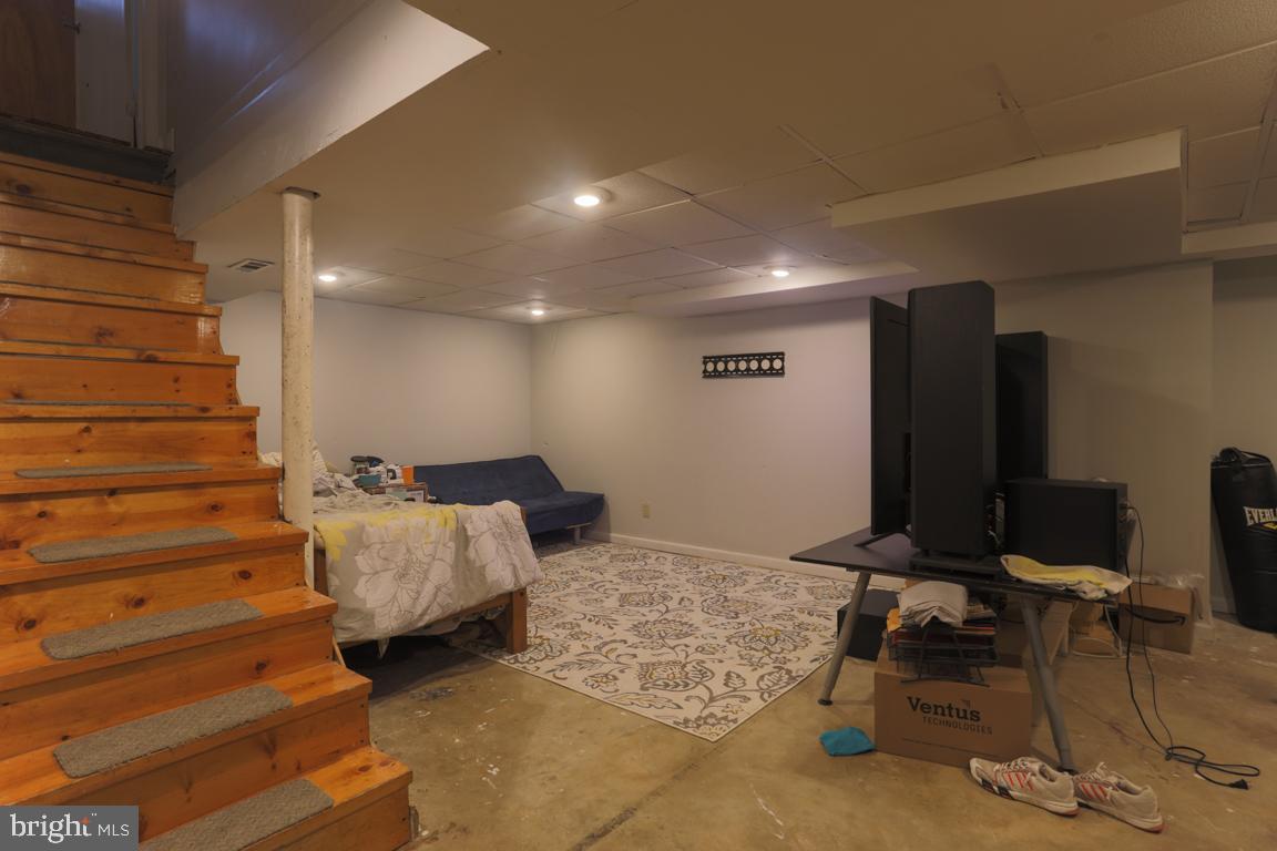 WINDSOR HILLS - Residential