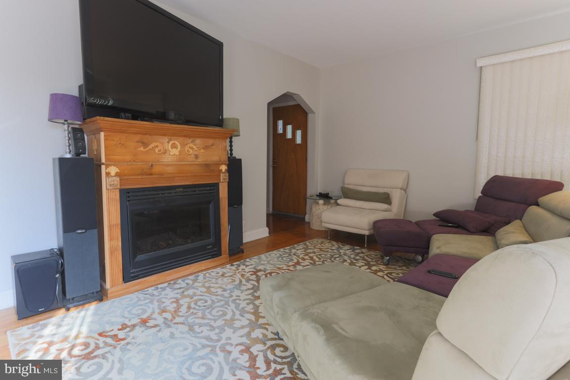 WINDSOR HILLS - Residential