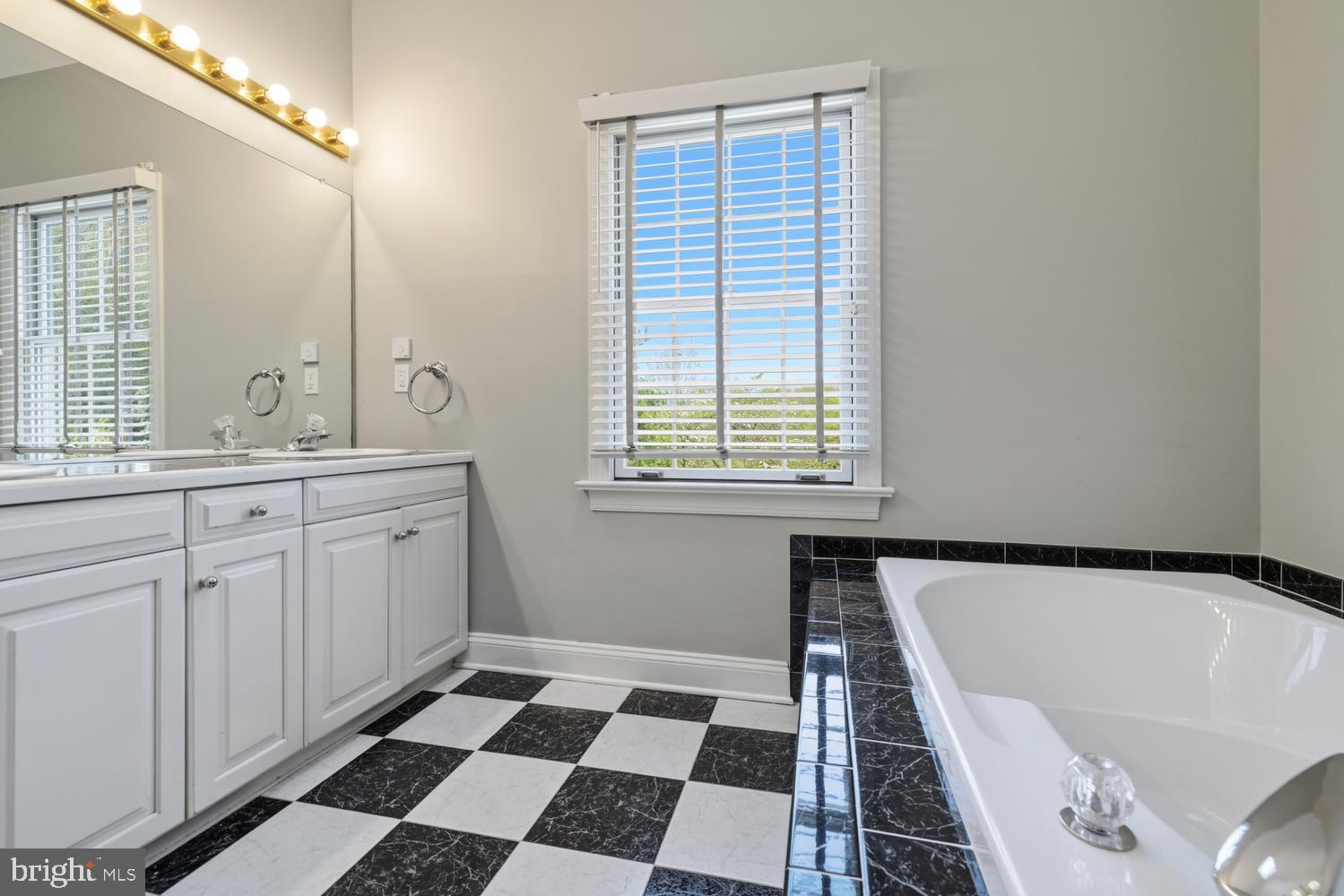 KINGSWOODS - Residential