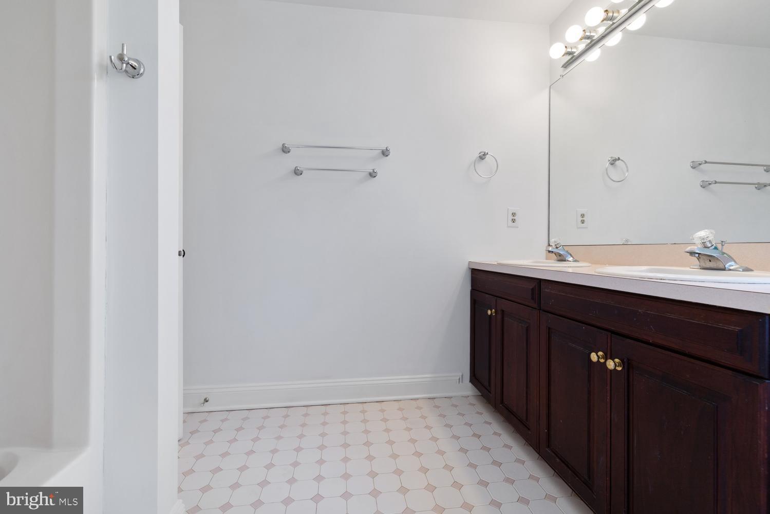 KINGSWOODS - Residential