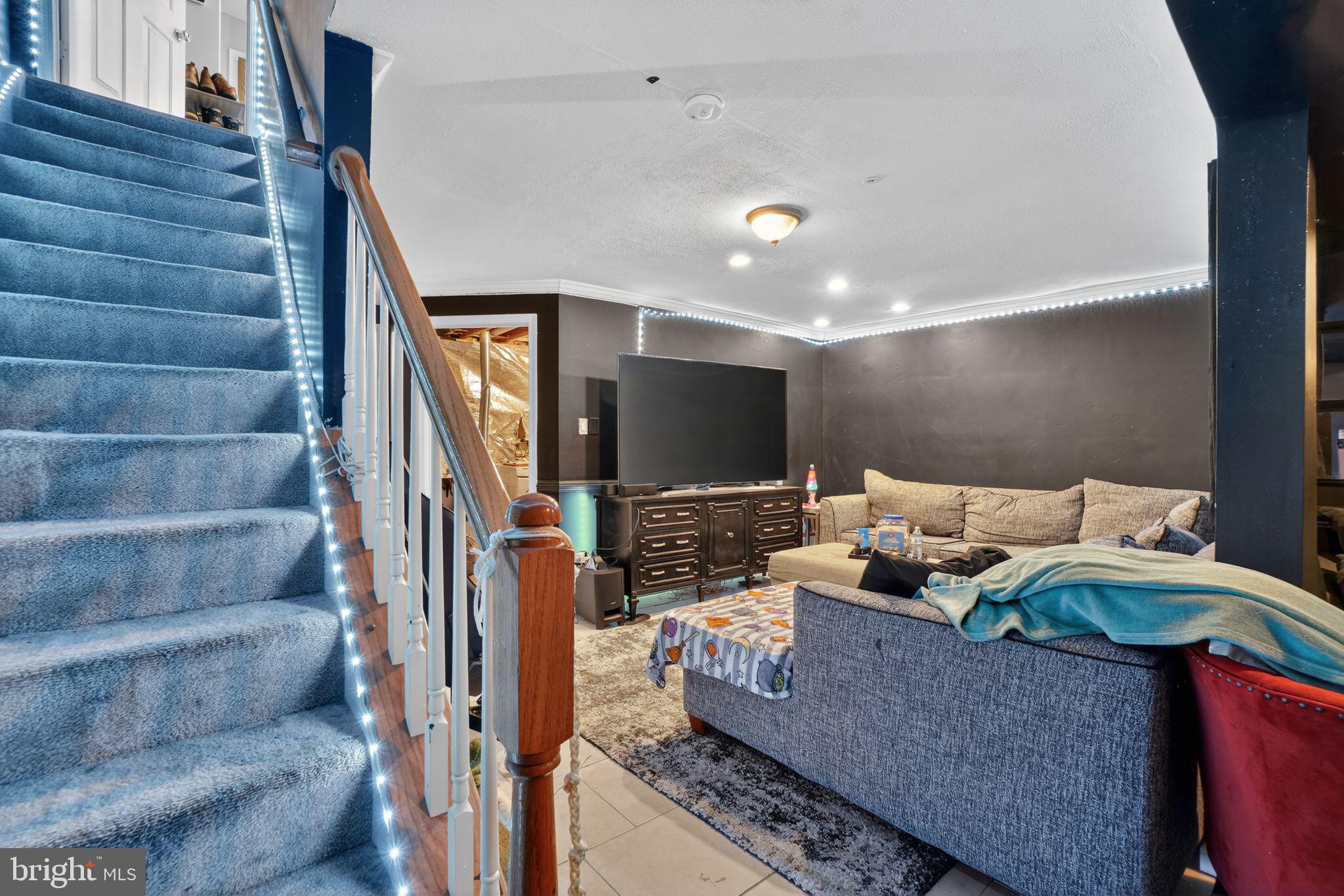 SOUTH ADDISON HGHTS TOWN - Residential