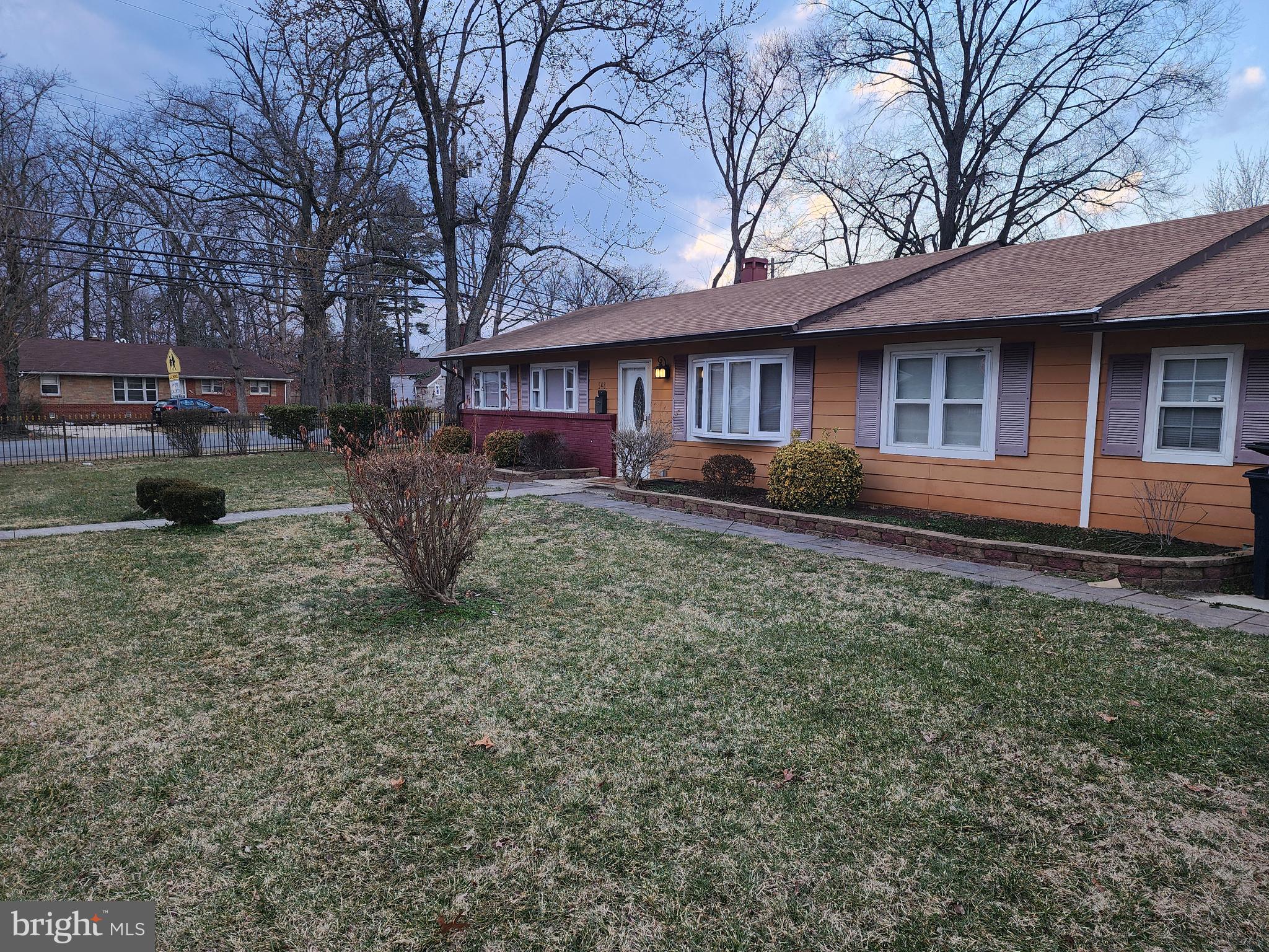 ANDREWS MANOR - Residential