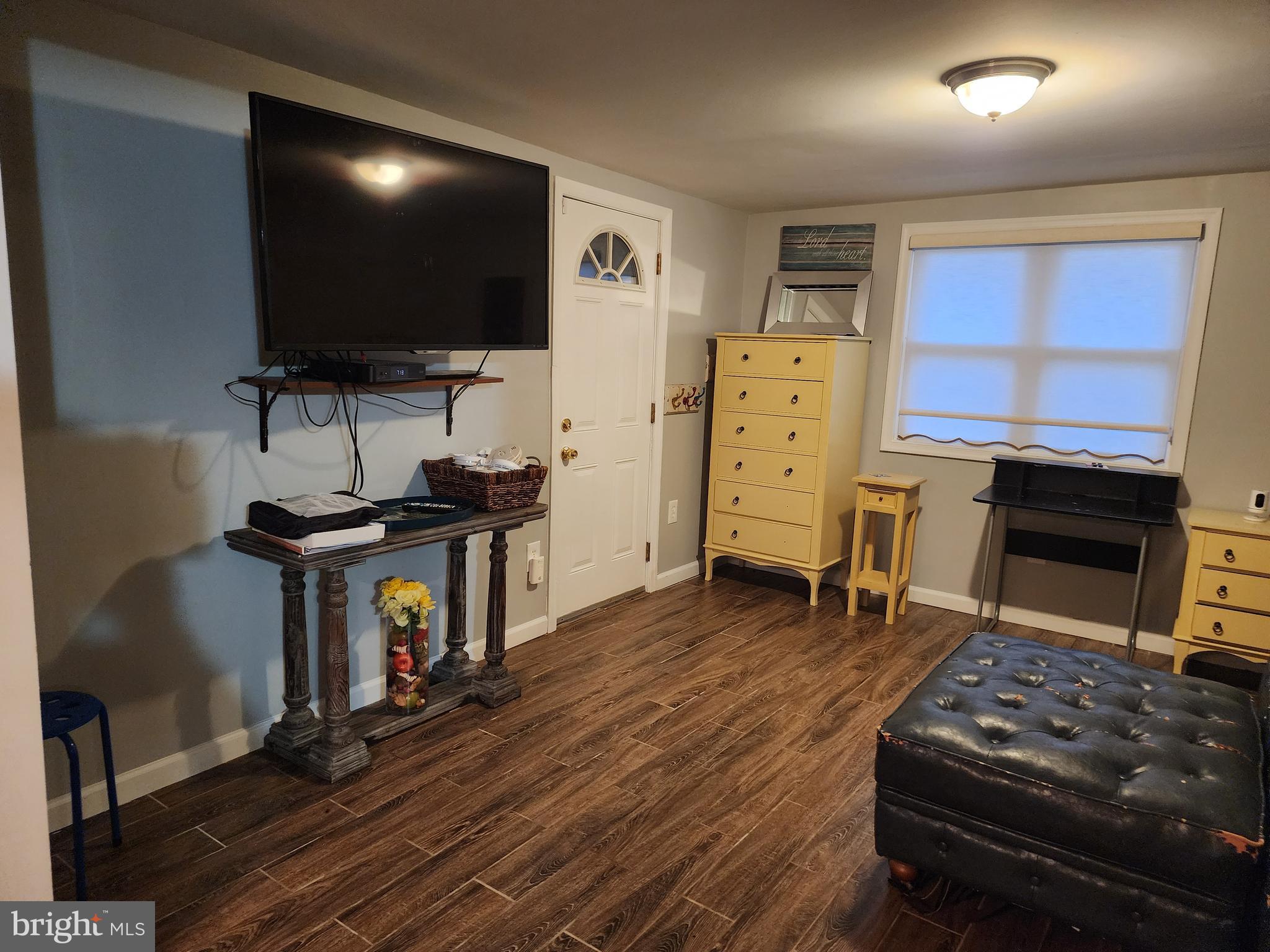 ANDREWS MANOR - Residential