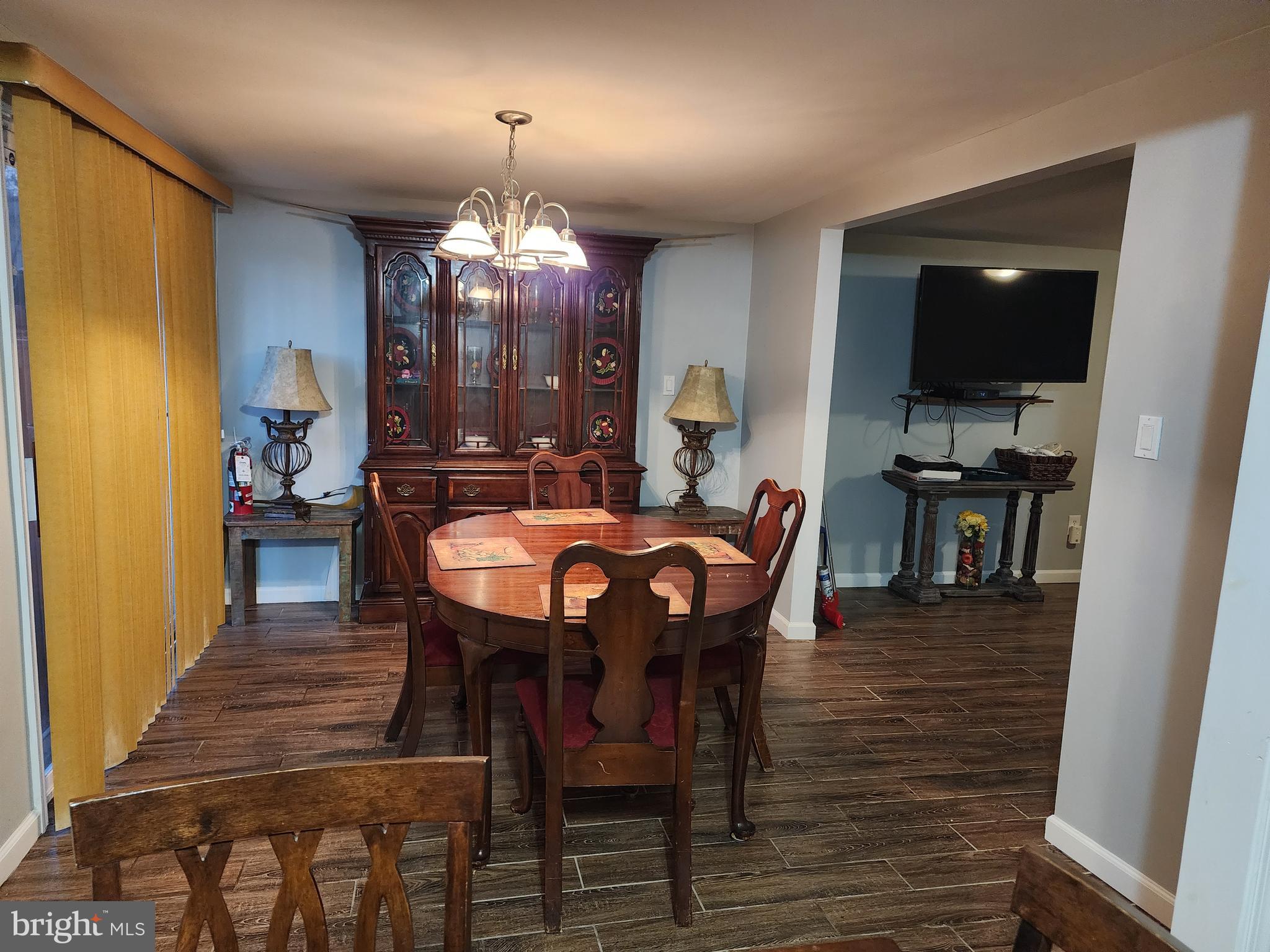 ANDREWS MANOR - Residential