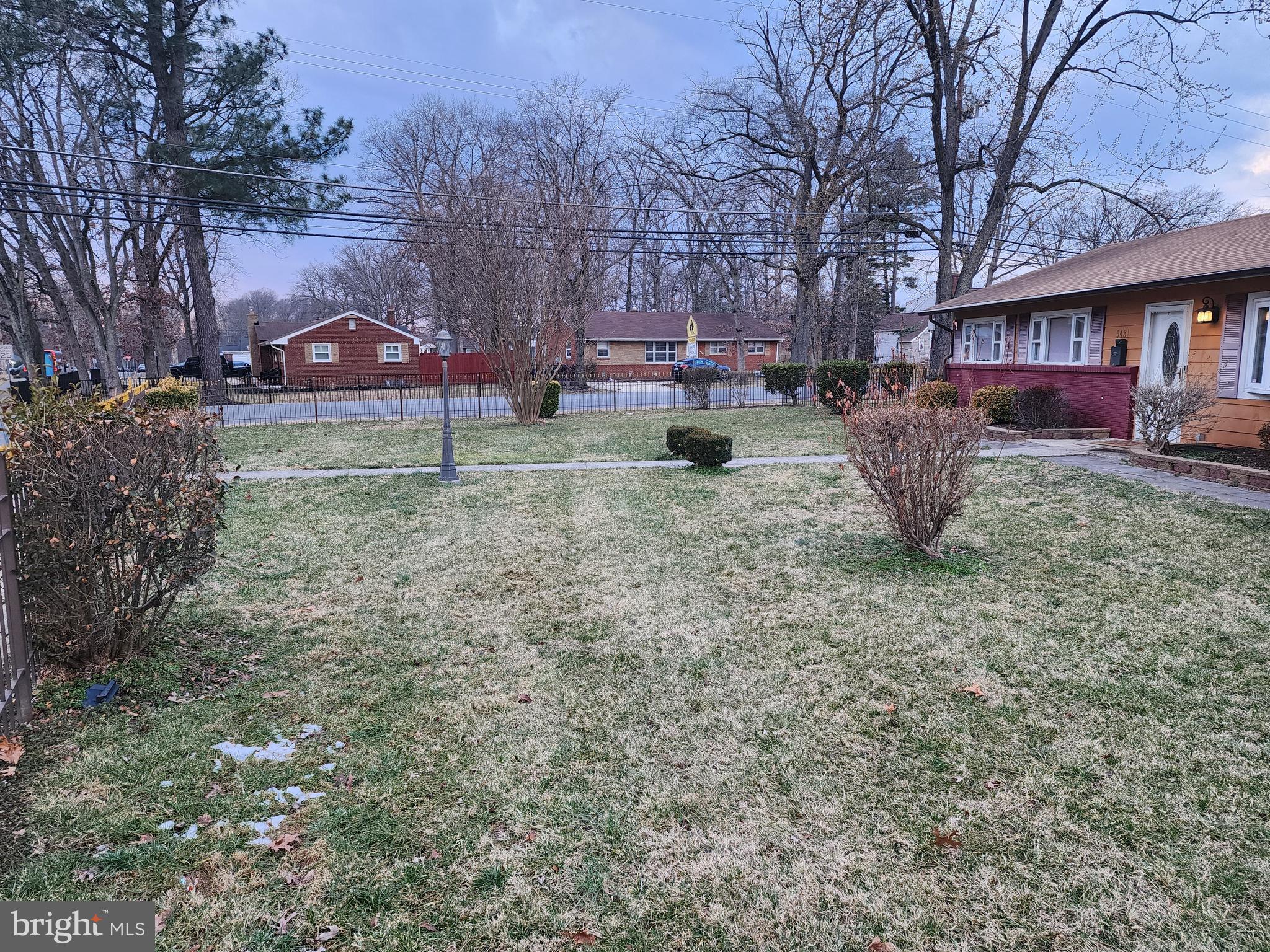 ANDREWS MANOR - Residential