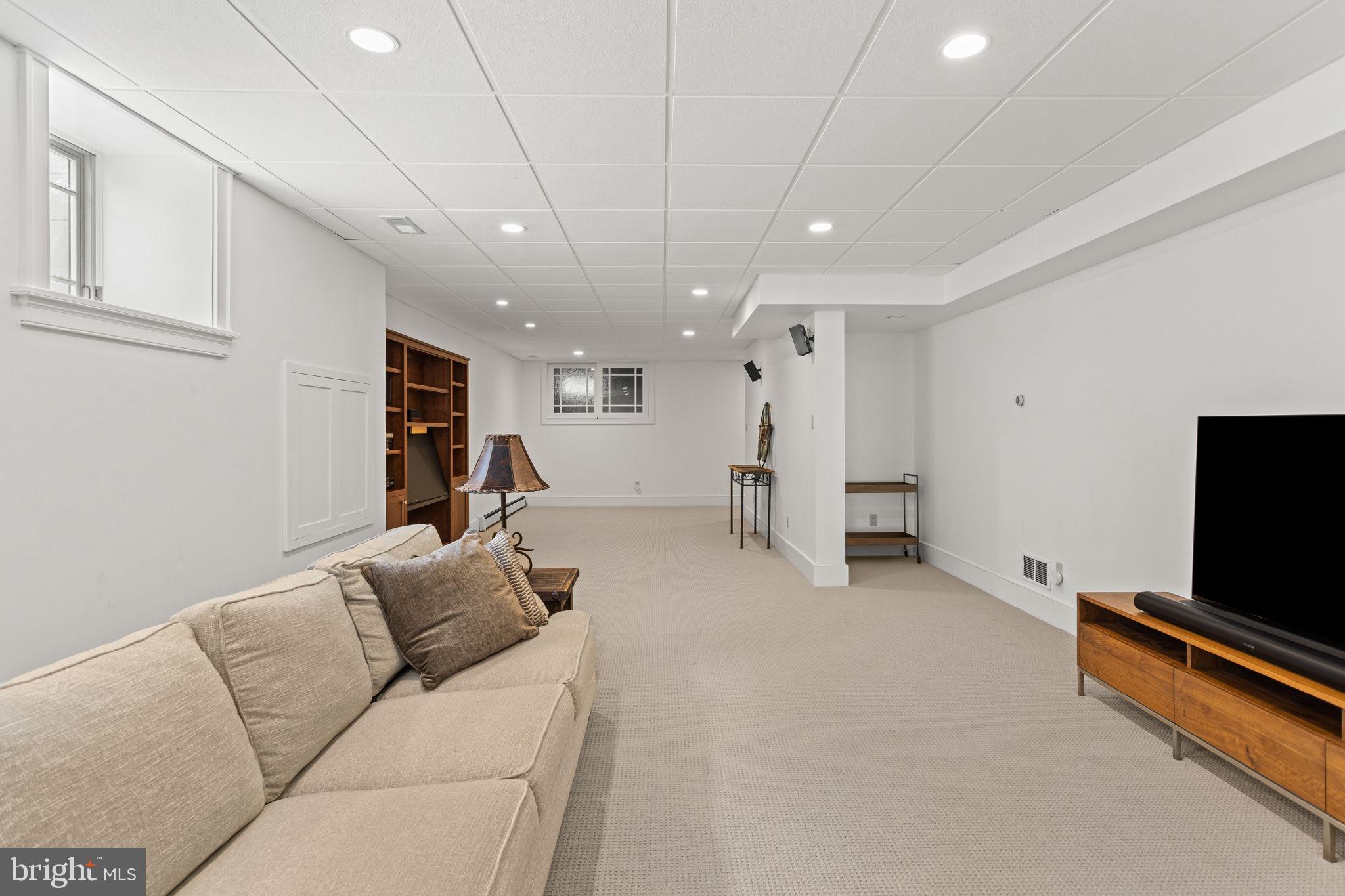 EAGLE GLENN - Residential