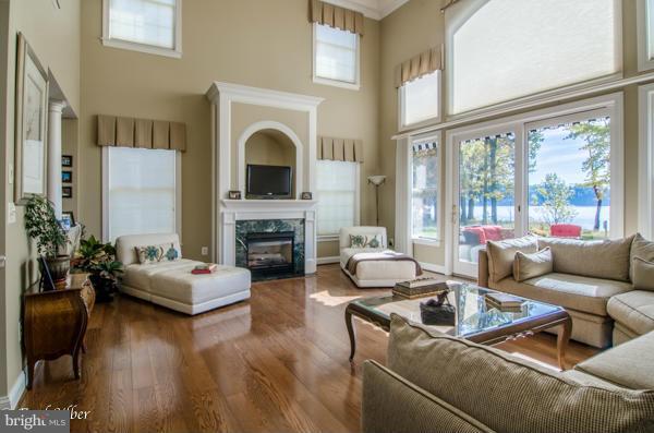 WATERS EDGE - Residential