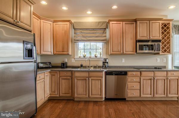 WATERS EDGE - Residential