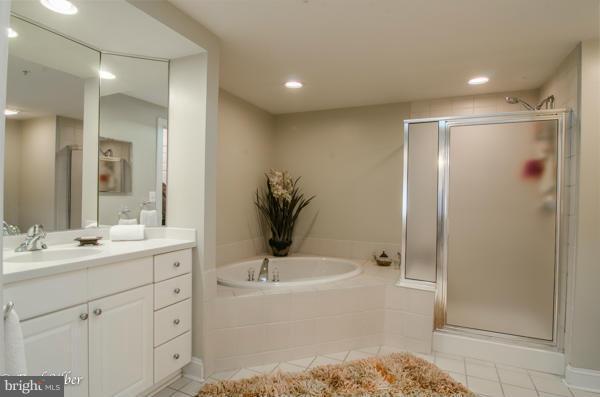 WATERS EDGE - Residential