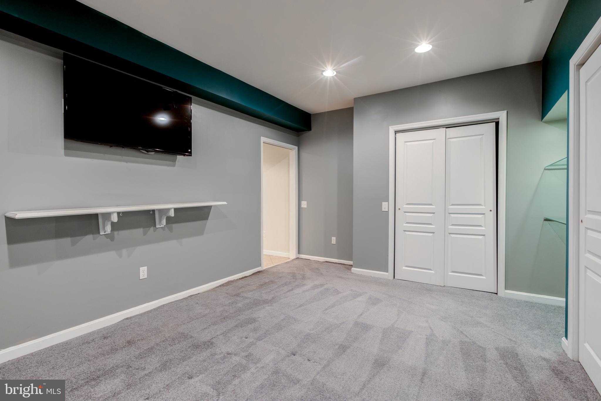 TRADITIONS AT LONGII - Residential