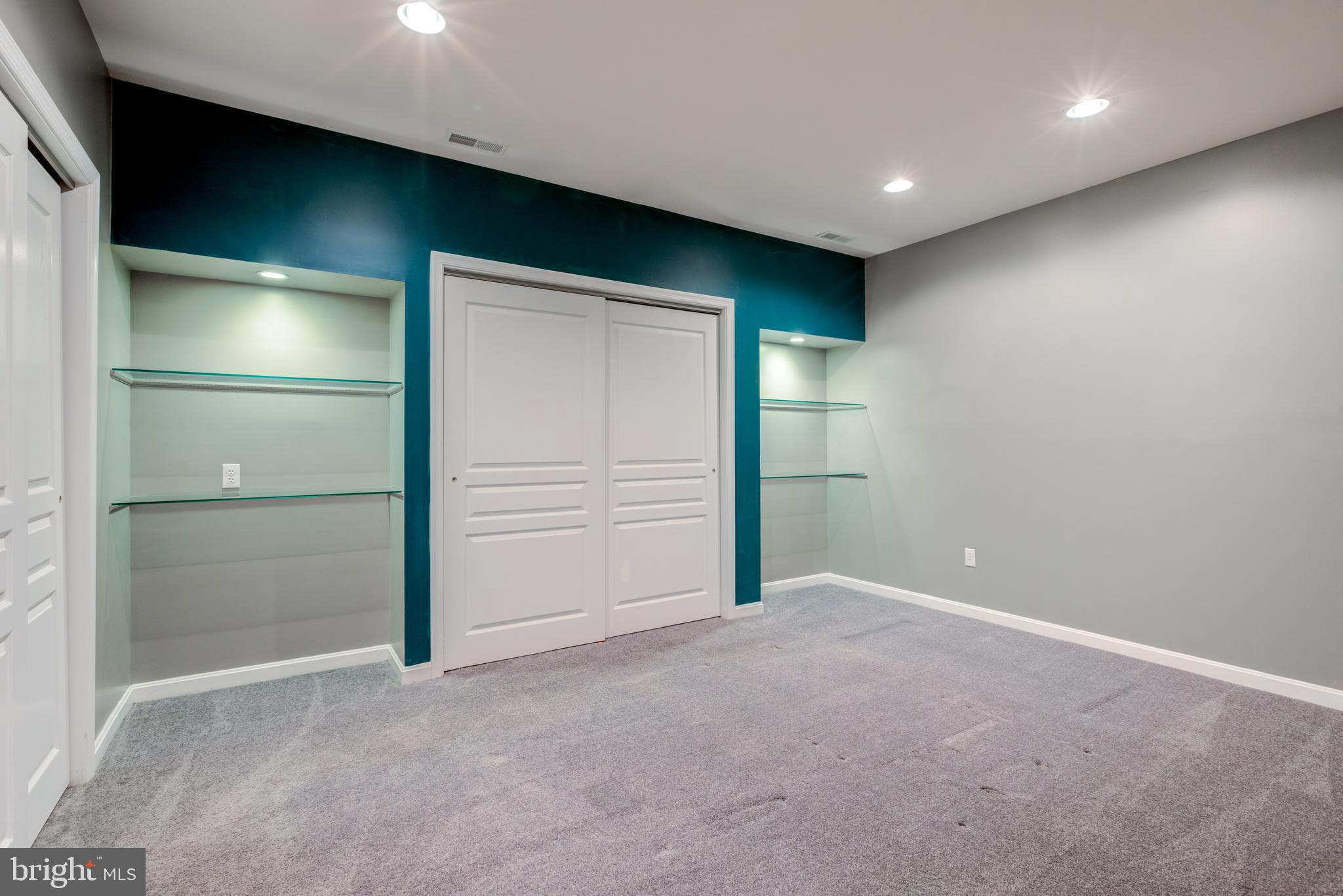 TRADITIONS AT LONGII - Residential