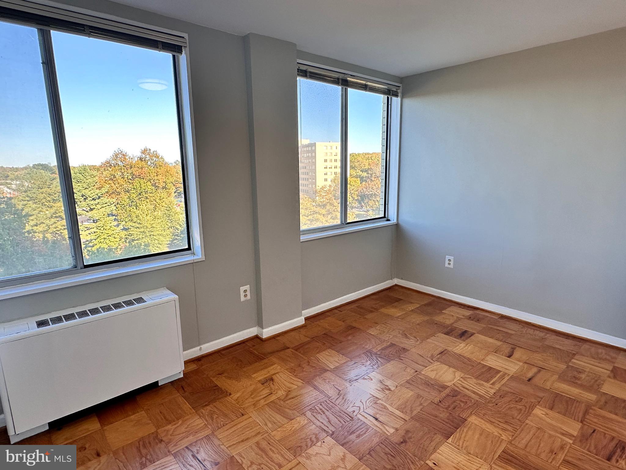 RIVER TOWERS - Residential