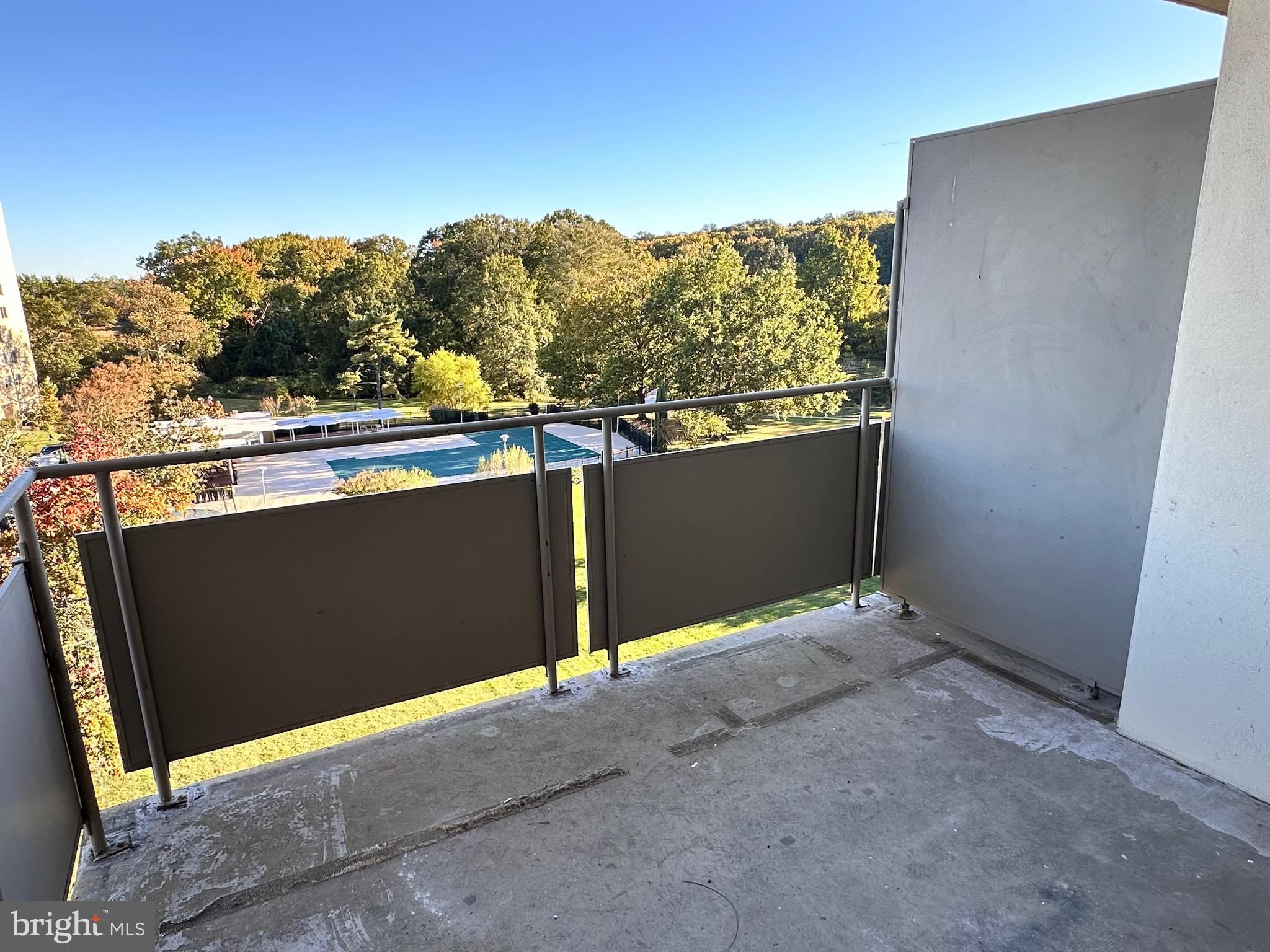 RIVER TOWERS - Residential