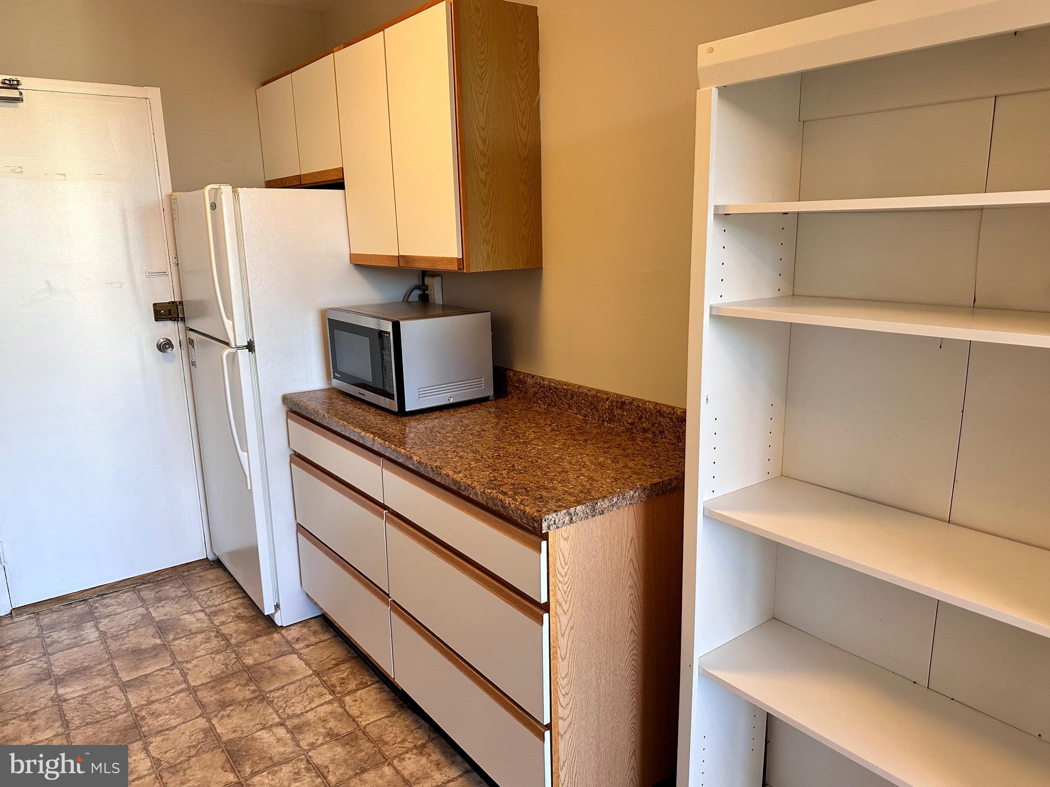 RIVER TOWERS - Residential