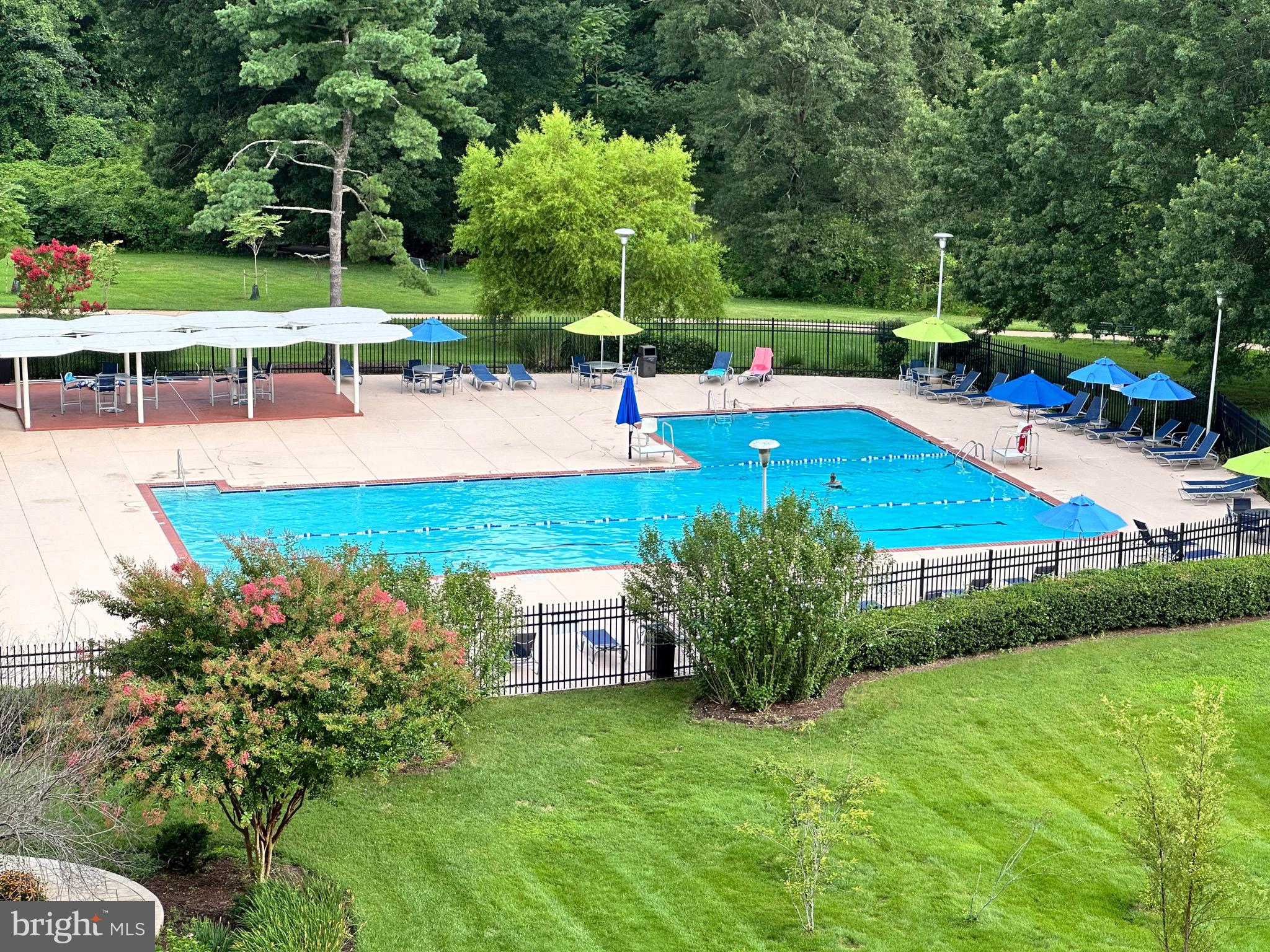 RIVER TOWERS - Residential