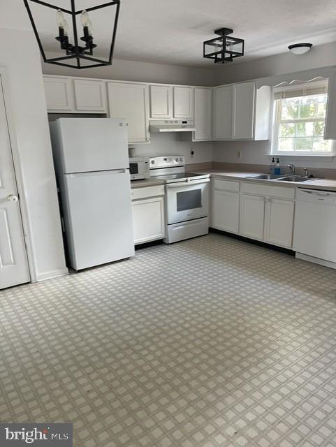 HUNTINGTON MEADOWS - Residential Lease