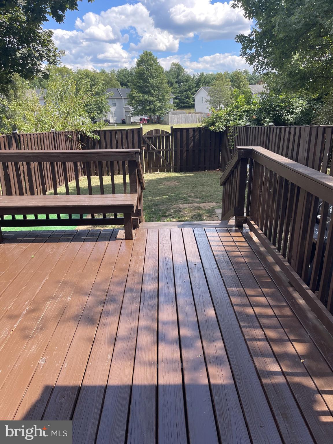 HUNTINGTON MEADOWS - Residential Lease