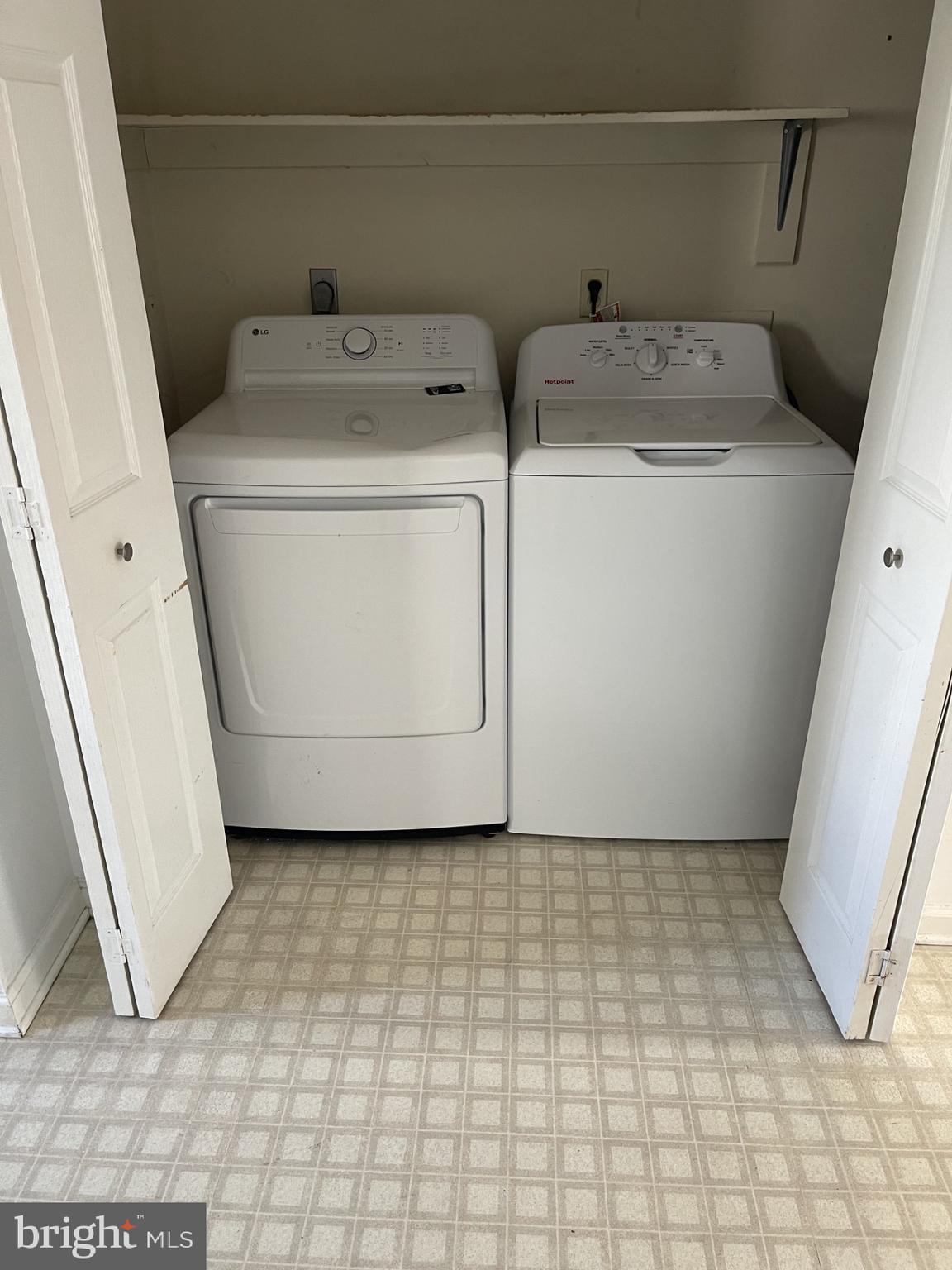 HUNTINGTON MEADOWS - Residential Lease