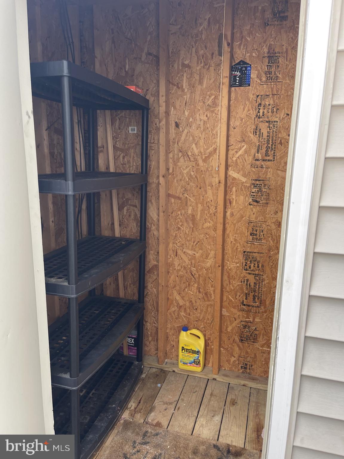 HUNTINGTON MEADOWS - Residential Lease