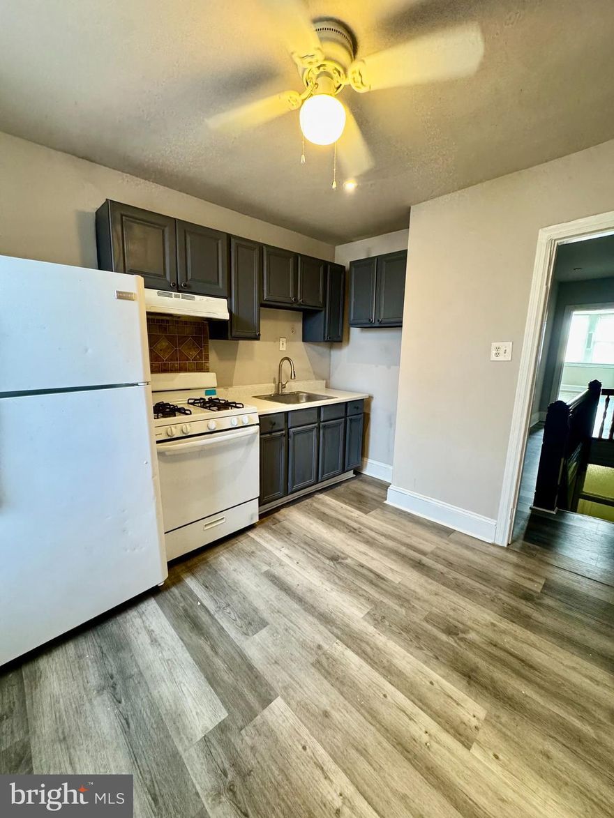 Live in the Germantown section of Philadelphia in this charming and spacious 1-bedroom, 1-bathroom top-floor unit. This unit features beautifully updated hardwood floors, a classic claw-foot tub, white shaker cabinets, a gas range, and a refrigerator. With its unique charm and modern updates, this home offers both comfort and style.

Available immediately—don’t miss out! Schedule your tour today!