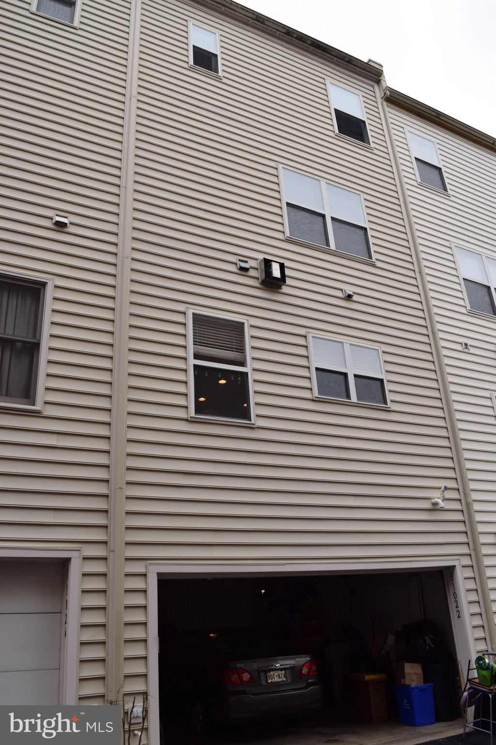 WHEATON FOREST - Residential Lease