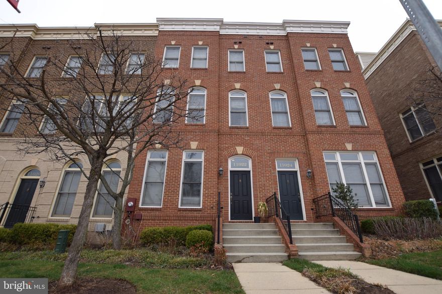 LUXURY 4-LEVEL TH w/private ROOF TERRACE + 2-car Garage, Kitchen with granite counter tops, Upper level with 3-full BR Suites ALL w/En Suite Baths! close to shops and public transportation. Pet is okay on case by case. Good credit, income and references a must. Don't miss this opportunity, you must see!