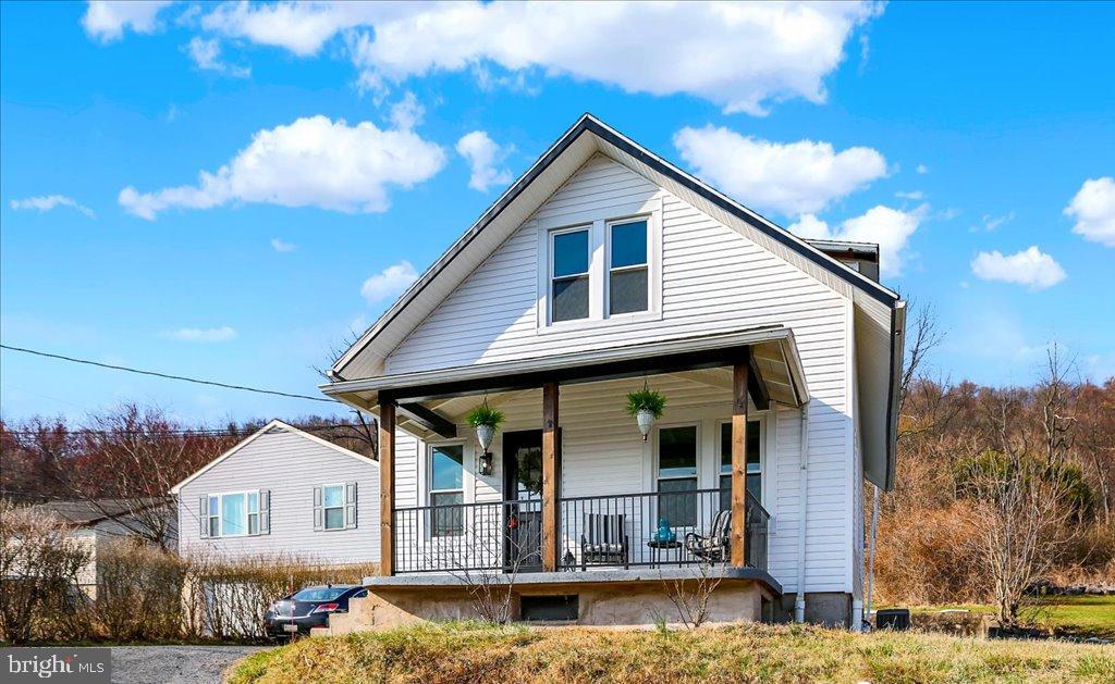 162 SEYFERT DRIVE