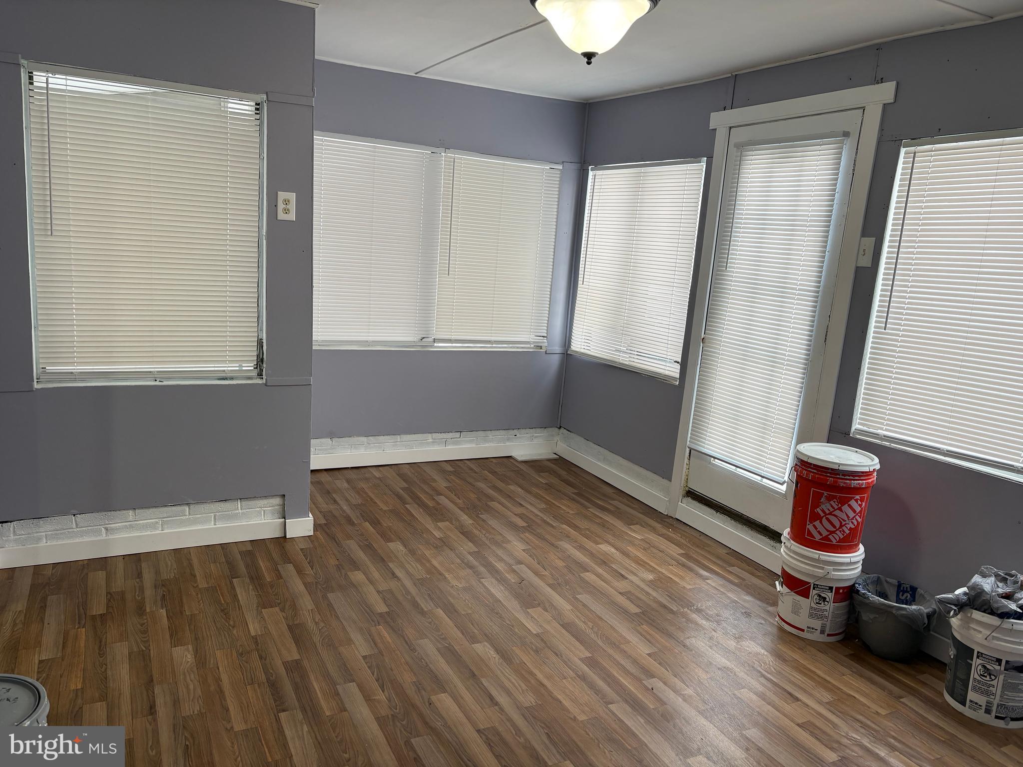 NEW MINERSVILLE - Residential Lease